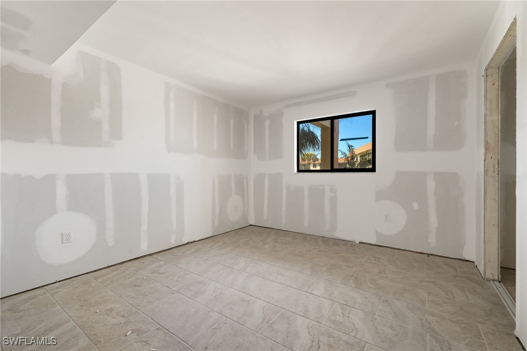 671 E Gulf DR 5B2