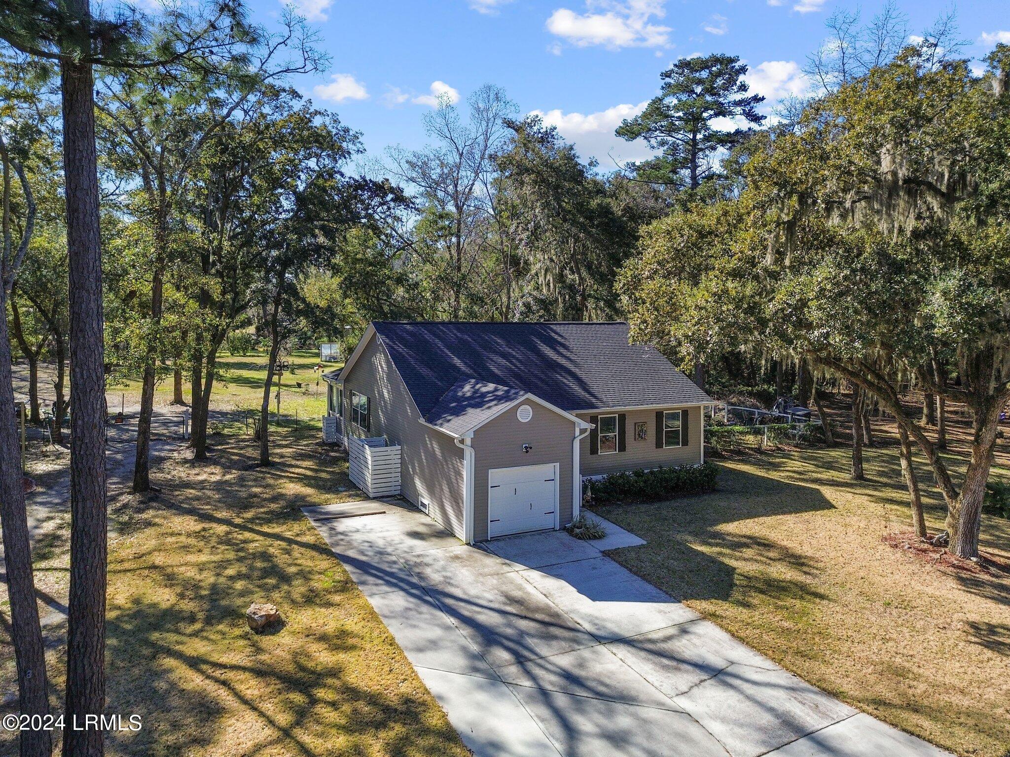 13 Arbor Lane, St. Helena Island