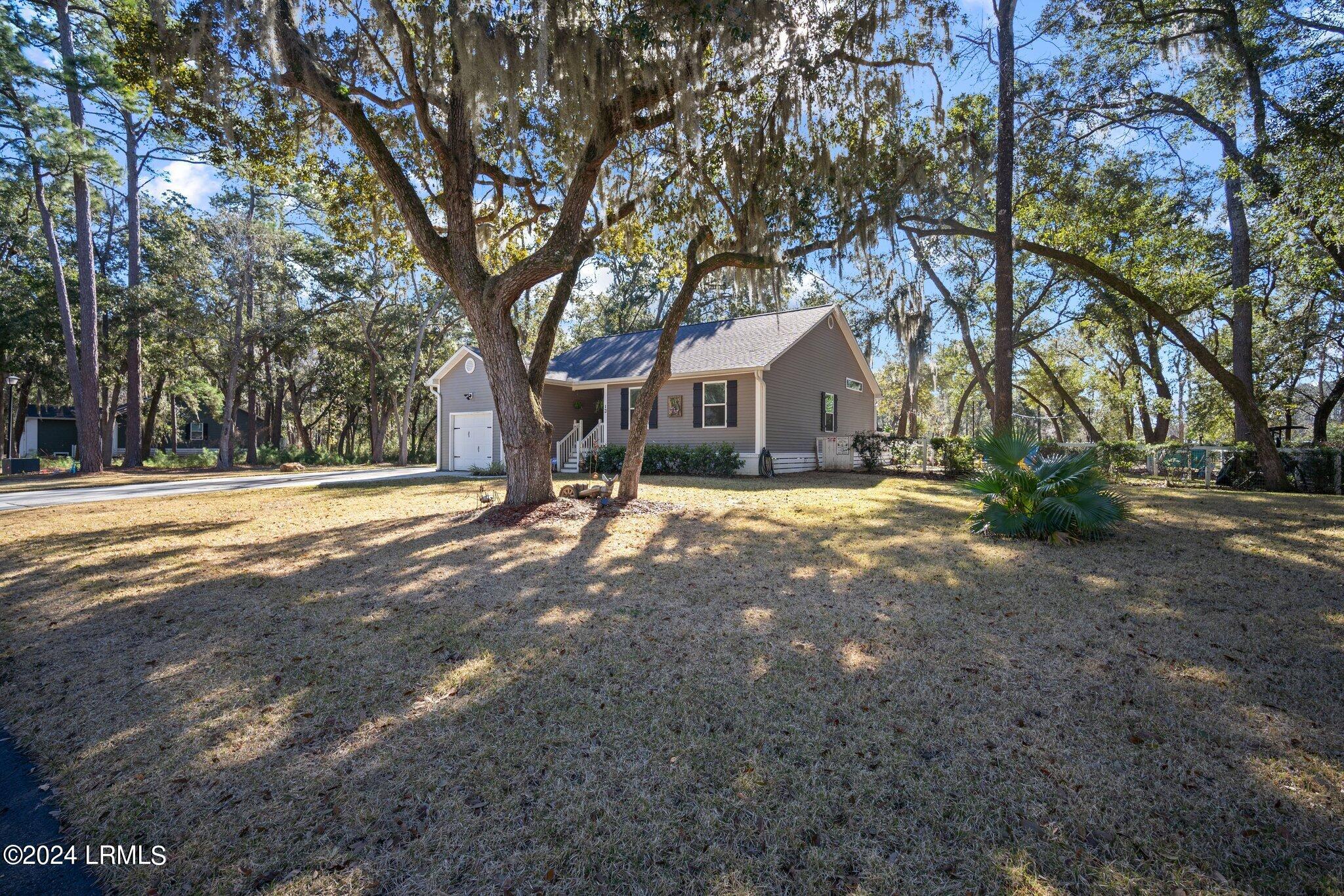 13 Arbor Lane, St. Helena Island