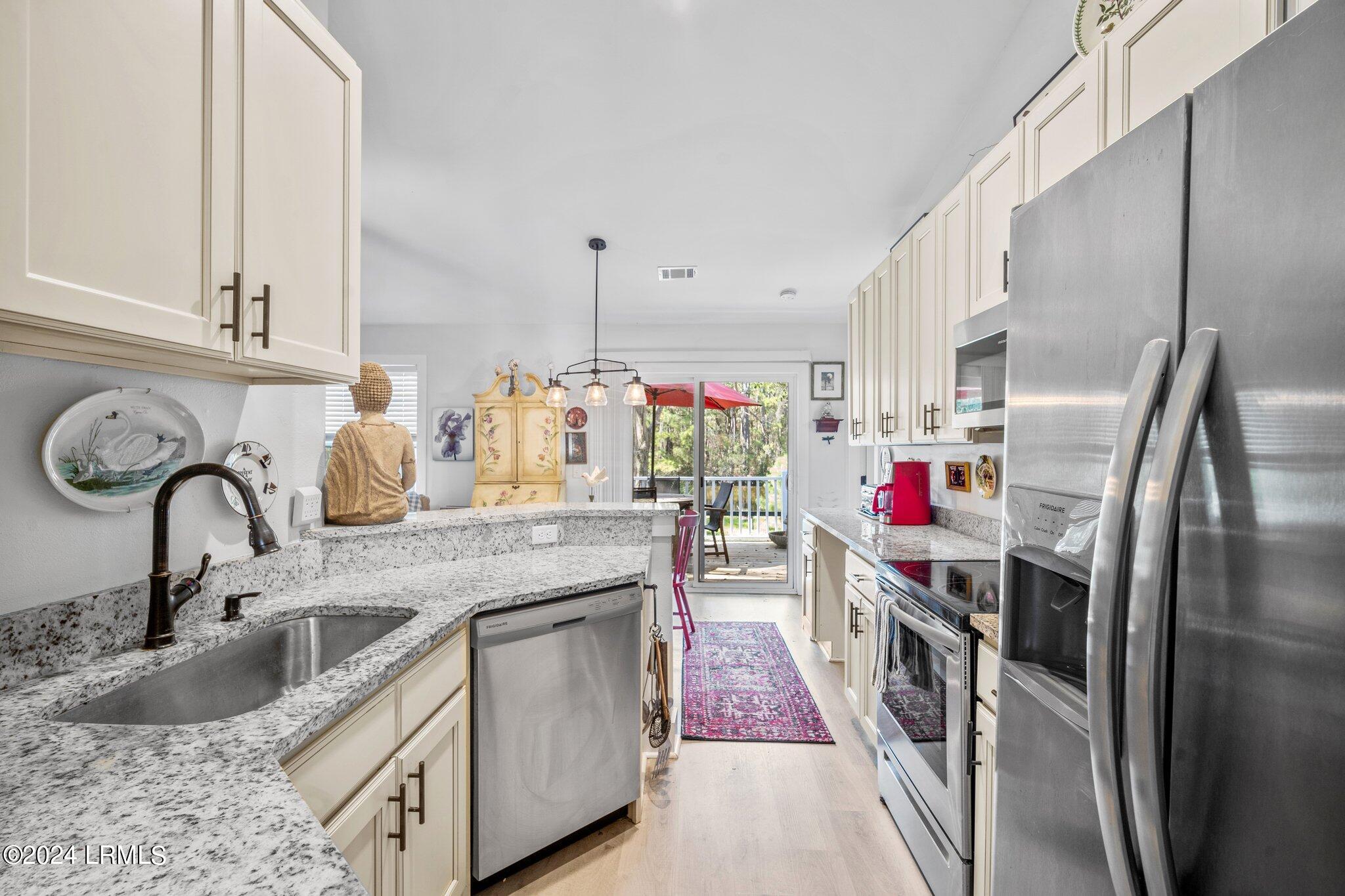 40 Canopy Lane, St. Helena Island