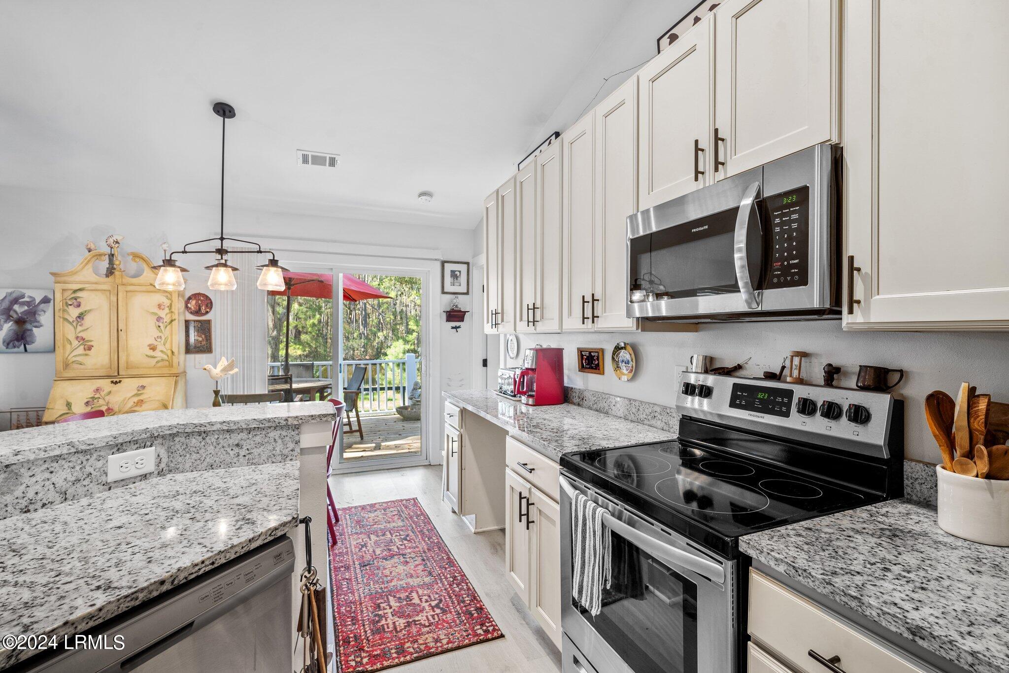 40 Canopy Lane, St. Helena Island