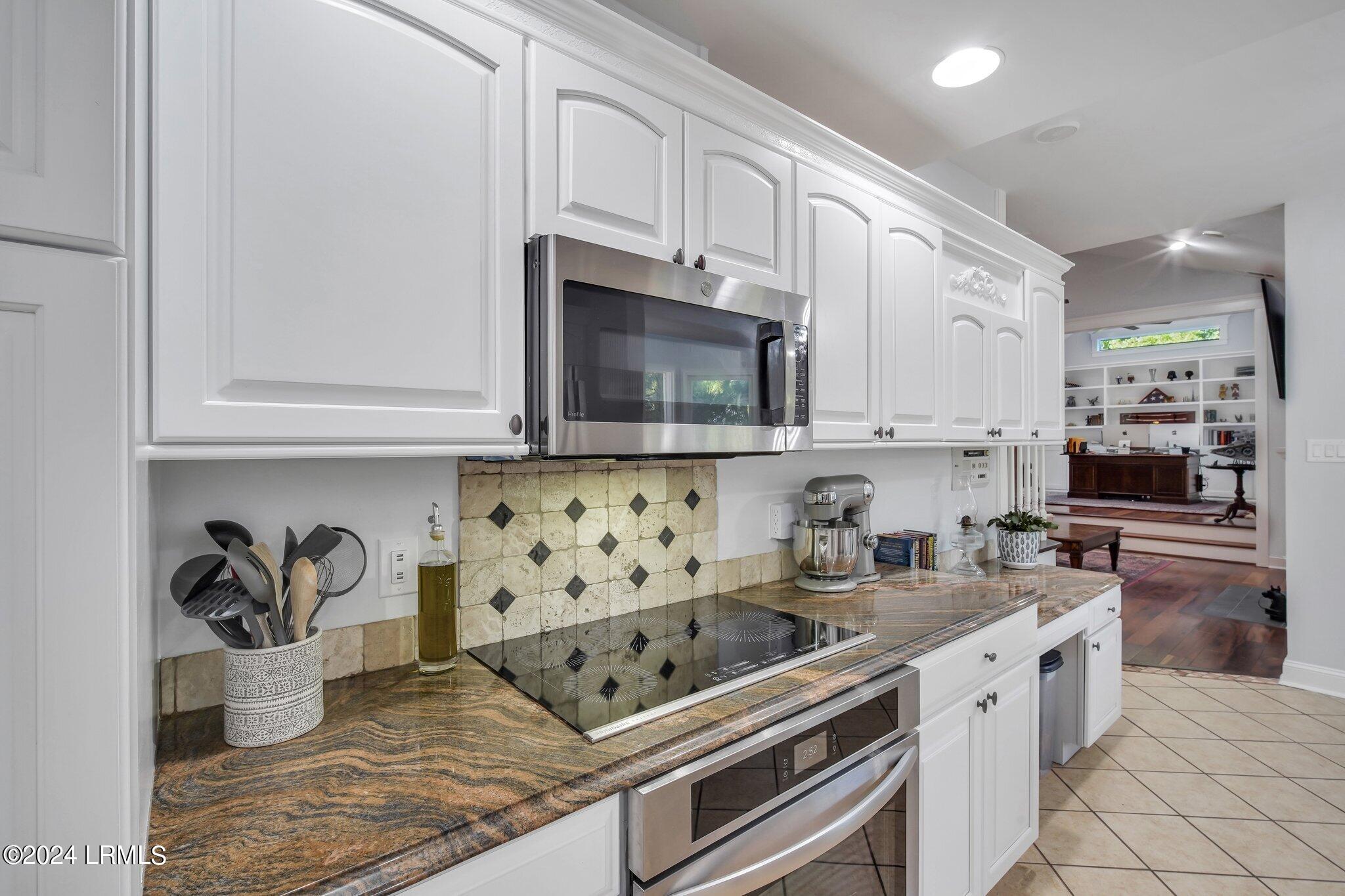 402 Island Circle E, St. Helena Island