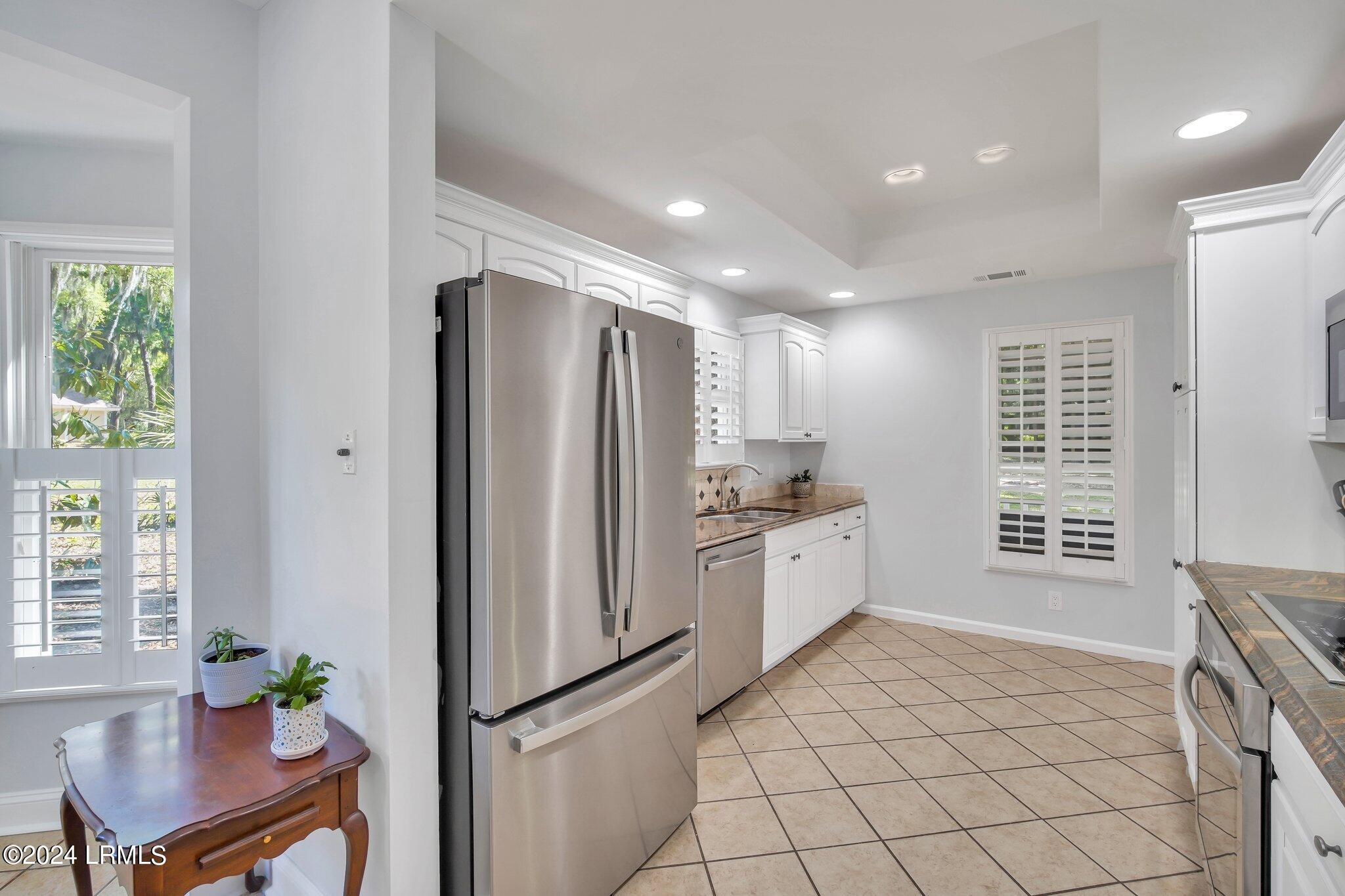 402 Island Circle E, St. Helena Island