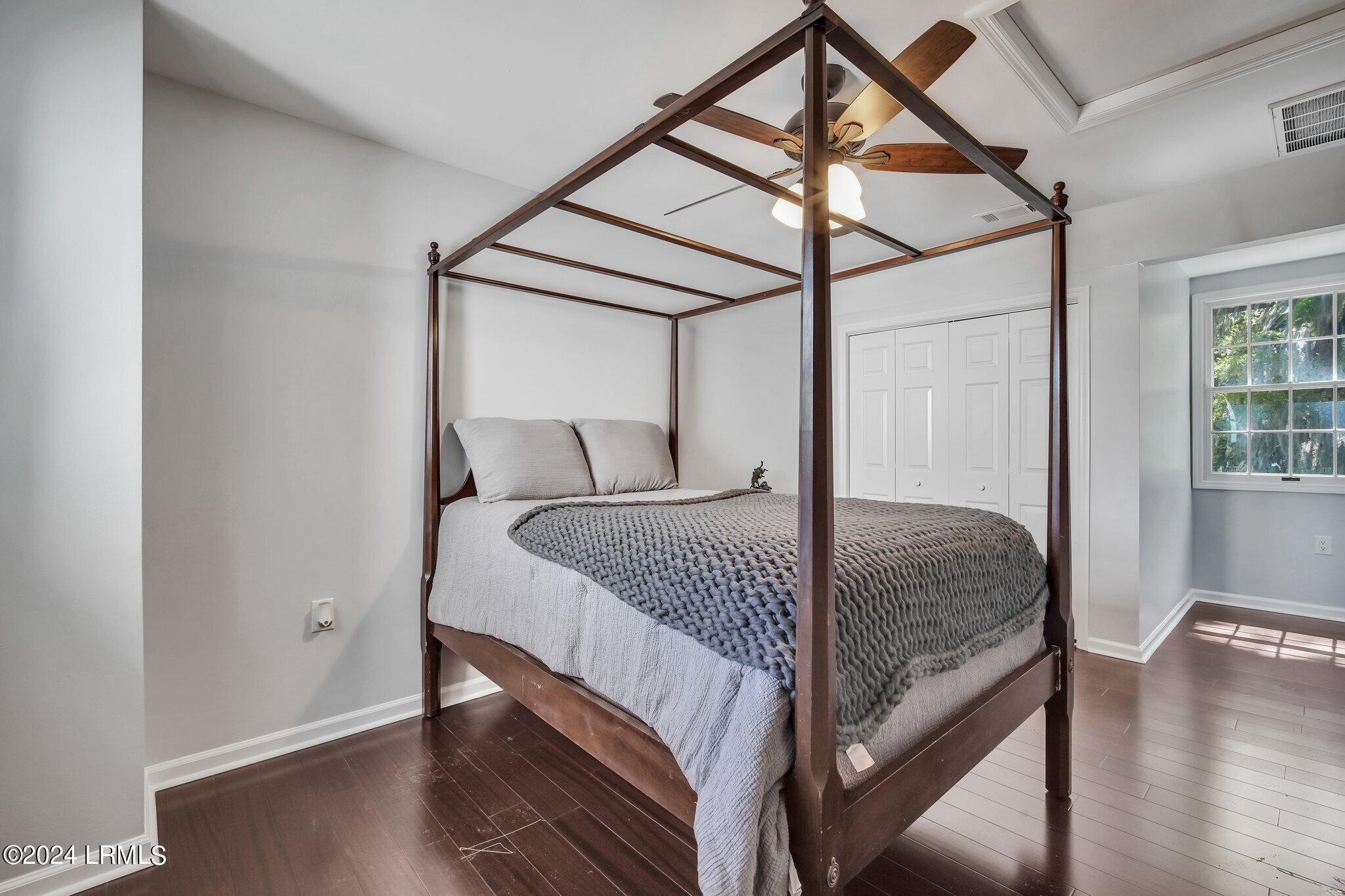 402 Island Circle E, St. Helena Island