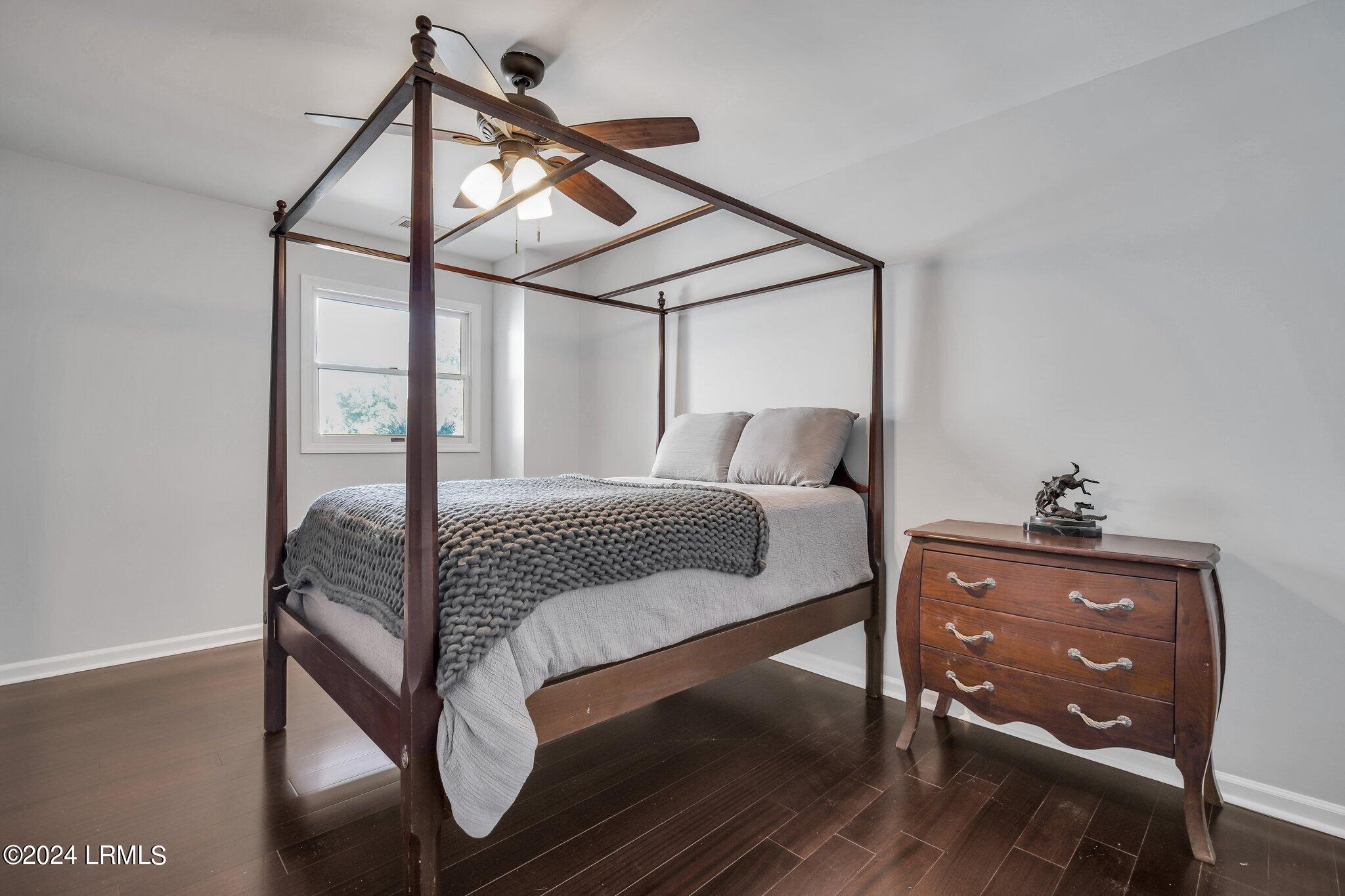 402 Island Circle E, St. Helena Island