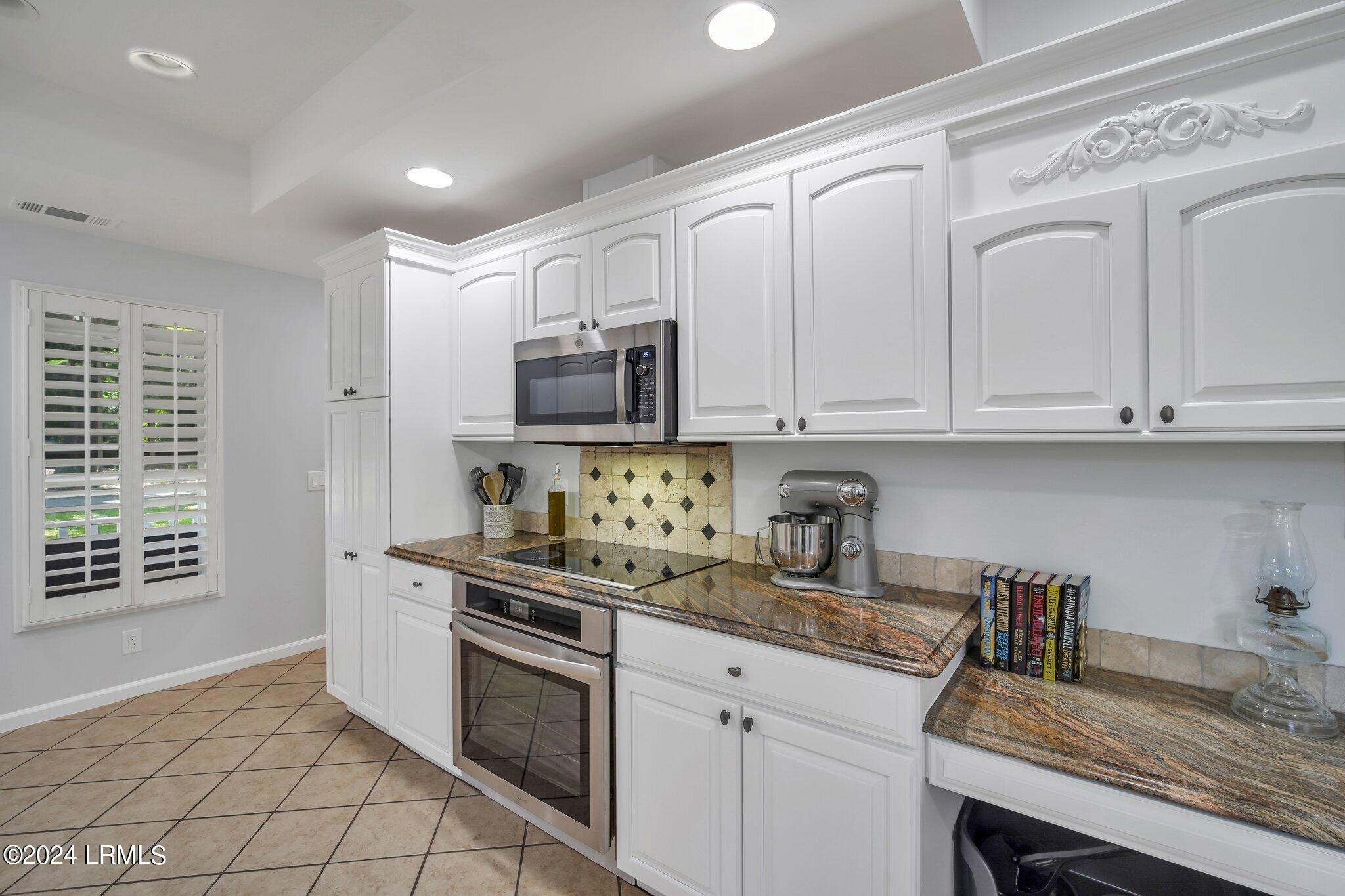 402 Island Circle E, St. Helena Island