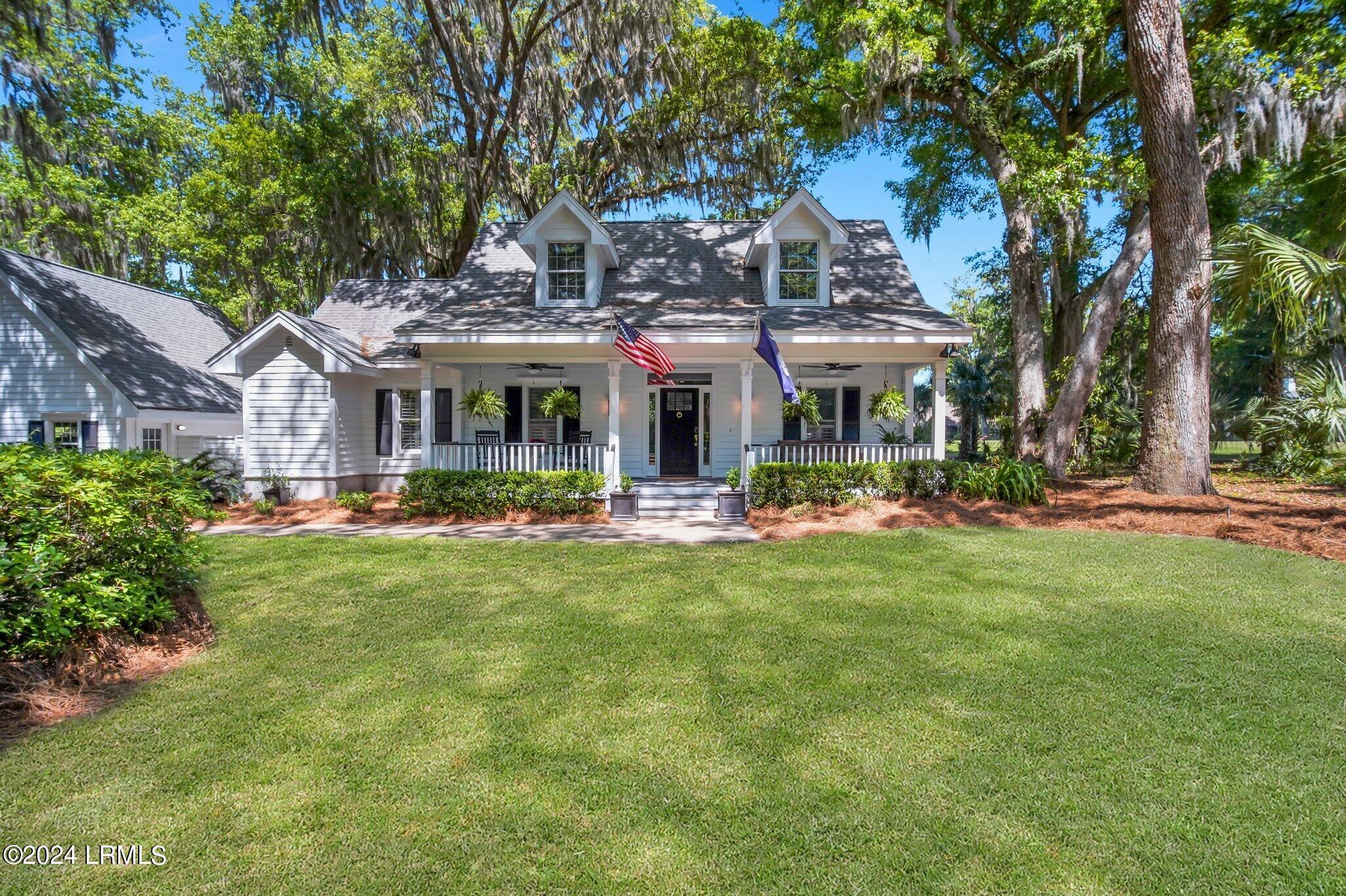 402 Island Circle E, St. Helena Island