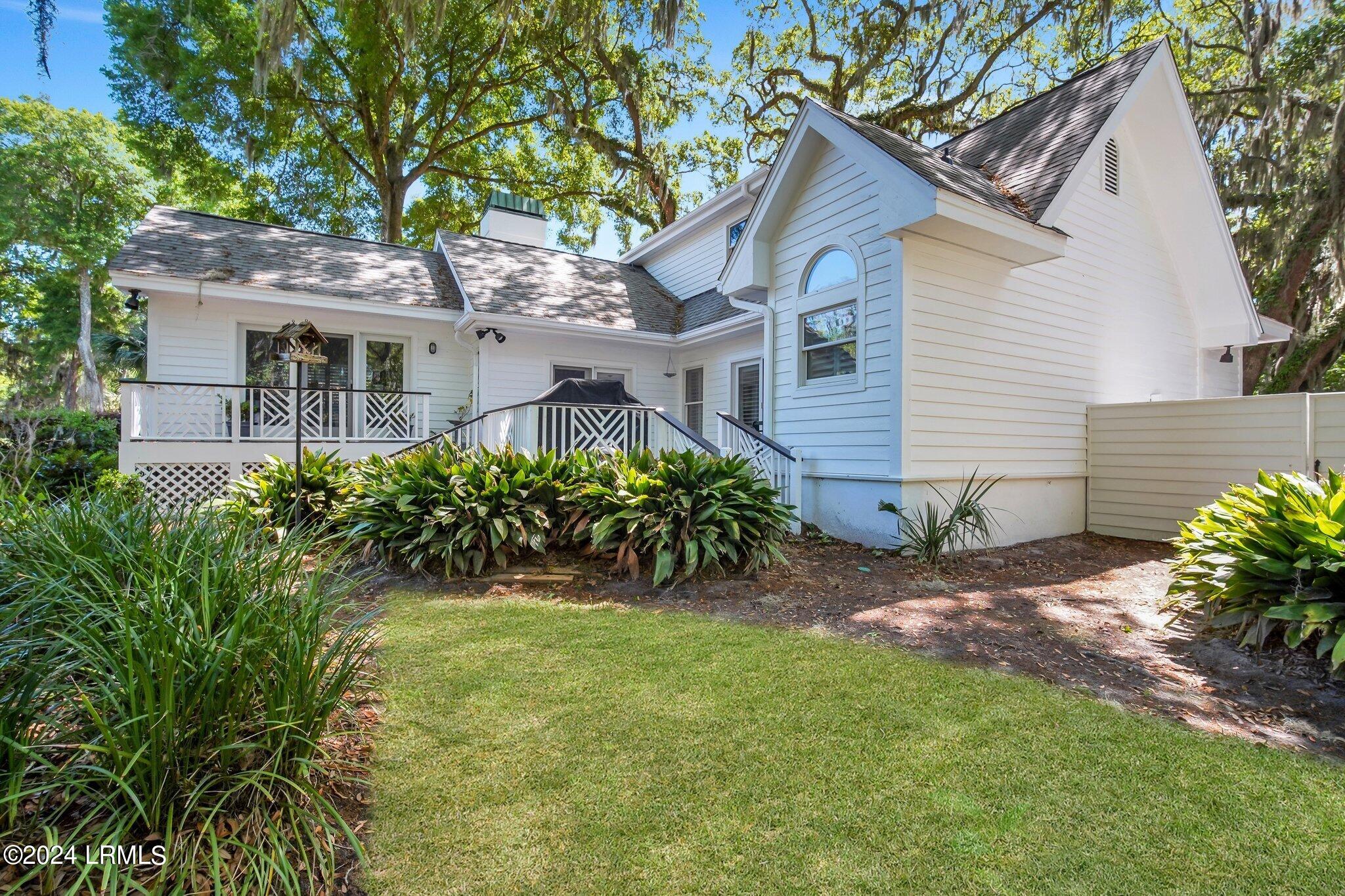 402 Island Circle E, St. Helena Island
