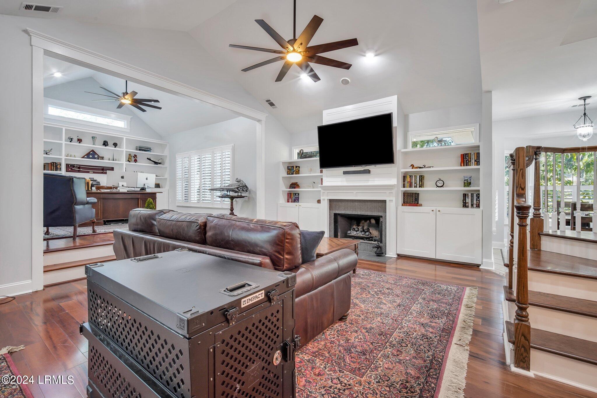 402 Island Circle E, St. Helena Island