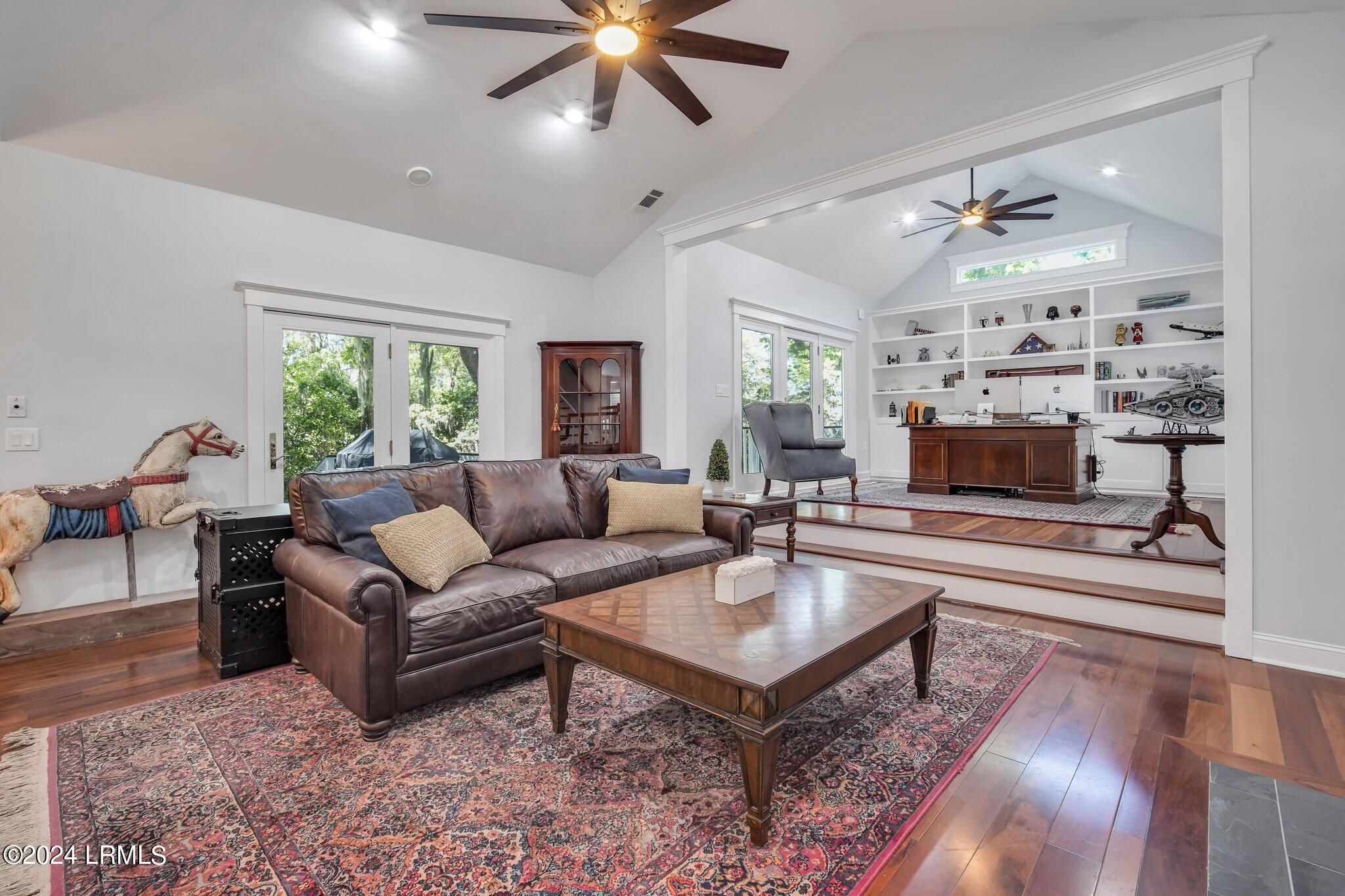 402 Island Circle E, St. Helena Island