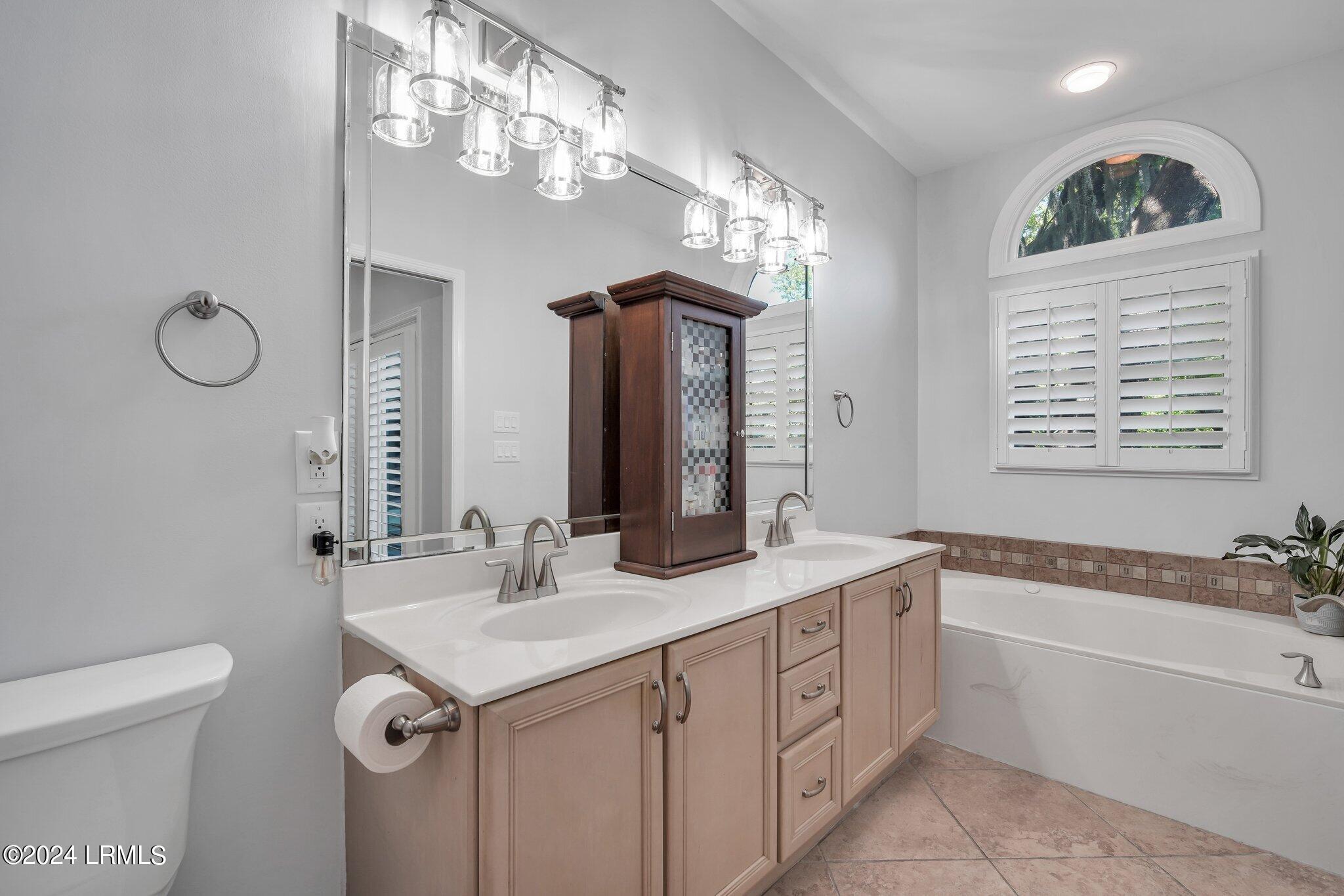 402 Island Circle E, St. Helena Island