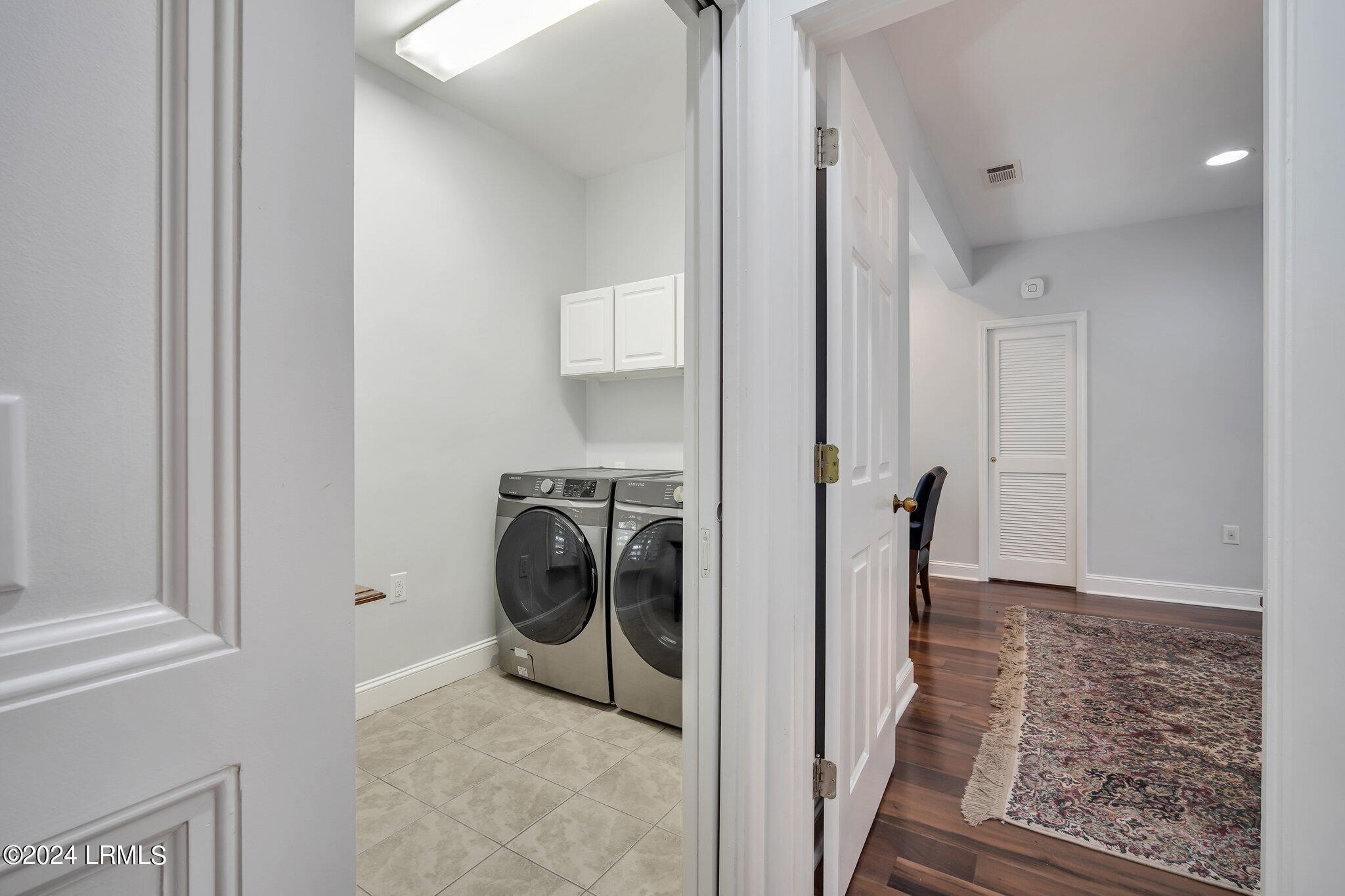 402 Island Circle E, St. Helena Island