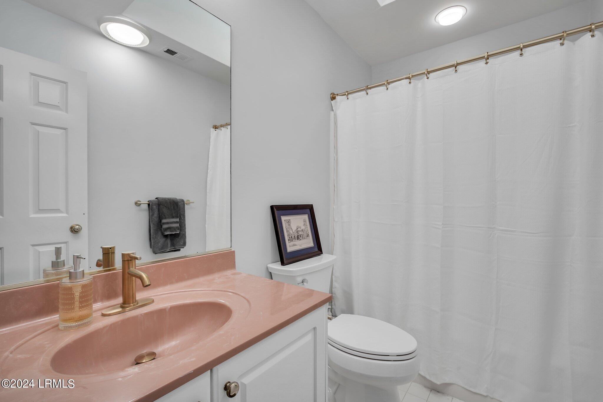 402 Island Circle E, St. Helena Island