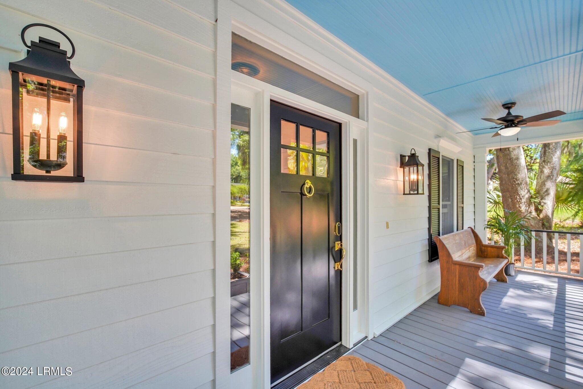 402 Island Circle E, St. Helena Island