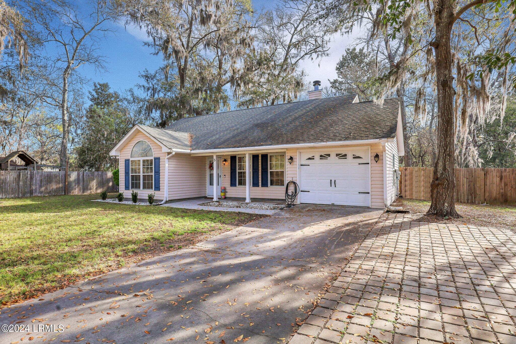 5 Spanish Moss Drive