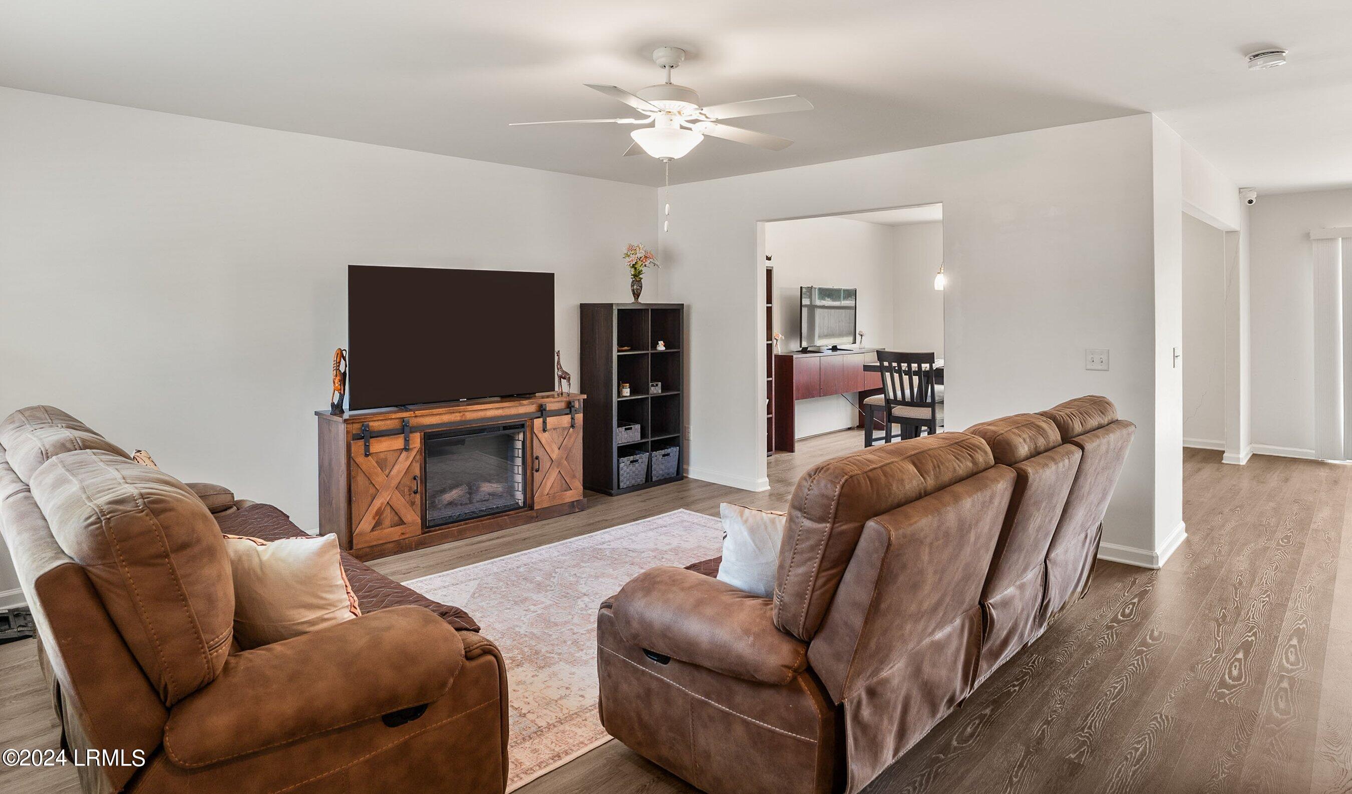 131 Teal Bluff Blvd