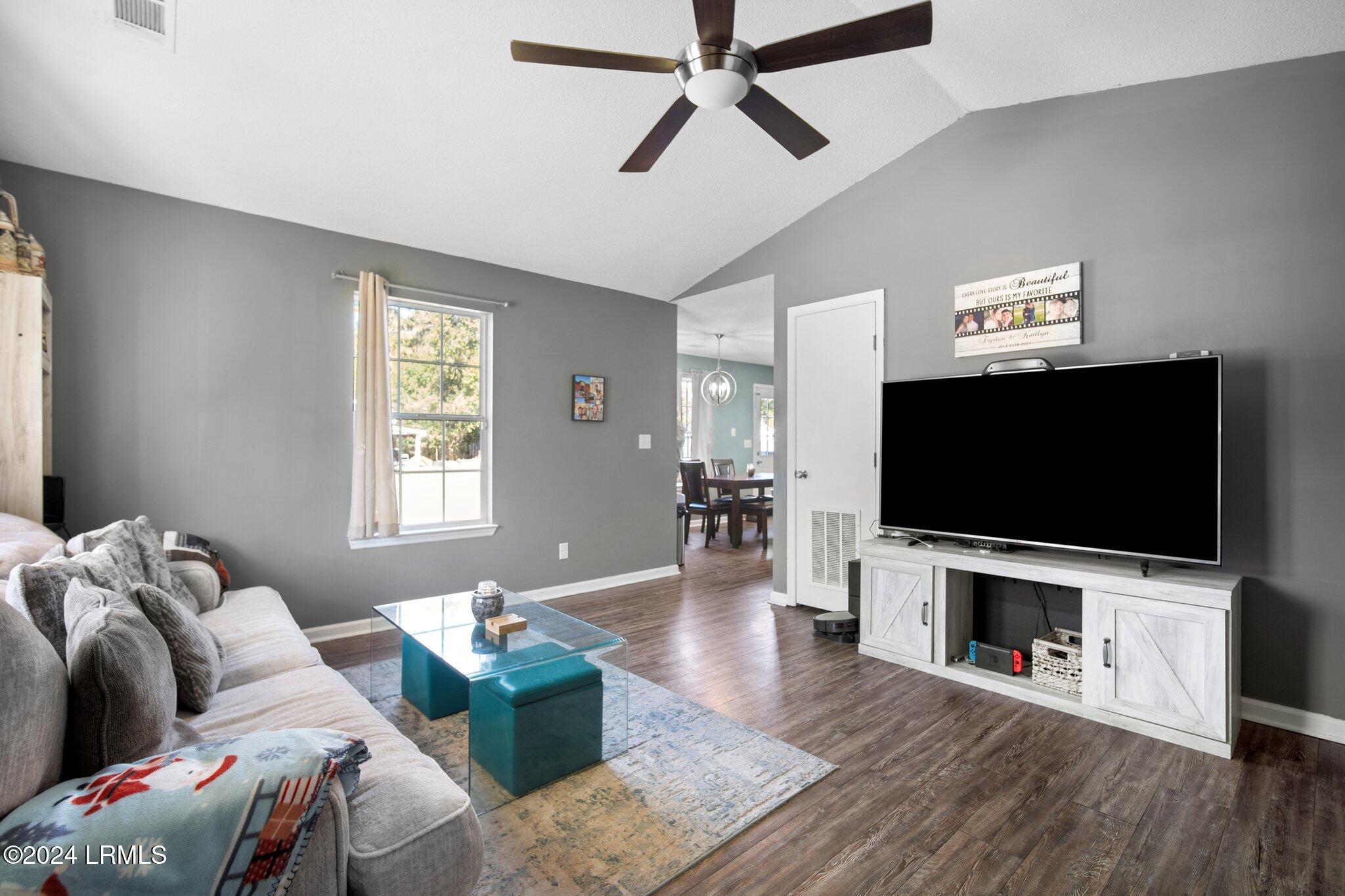 4 Irongate Drive