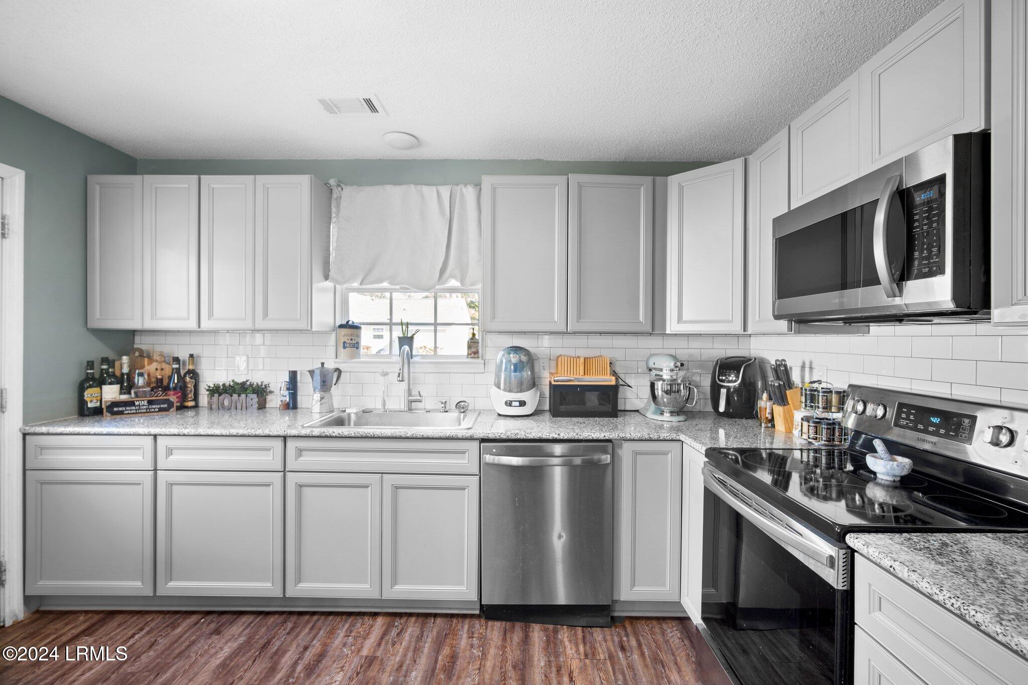 4 Irongate Drive