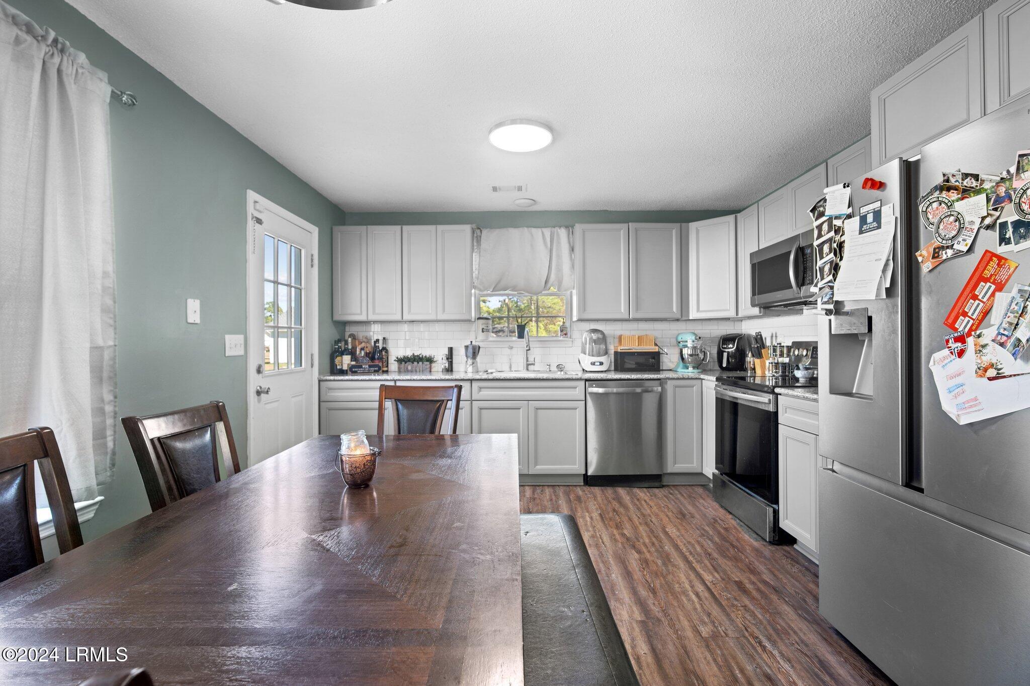 4 Irongate Drive