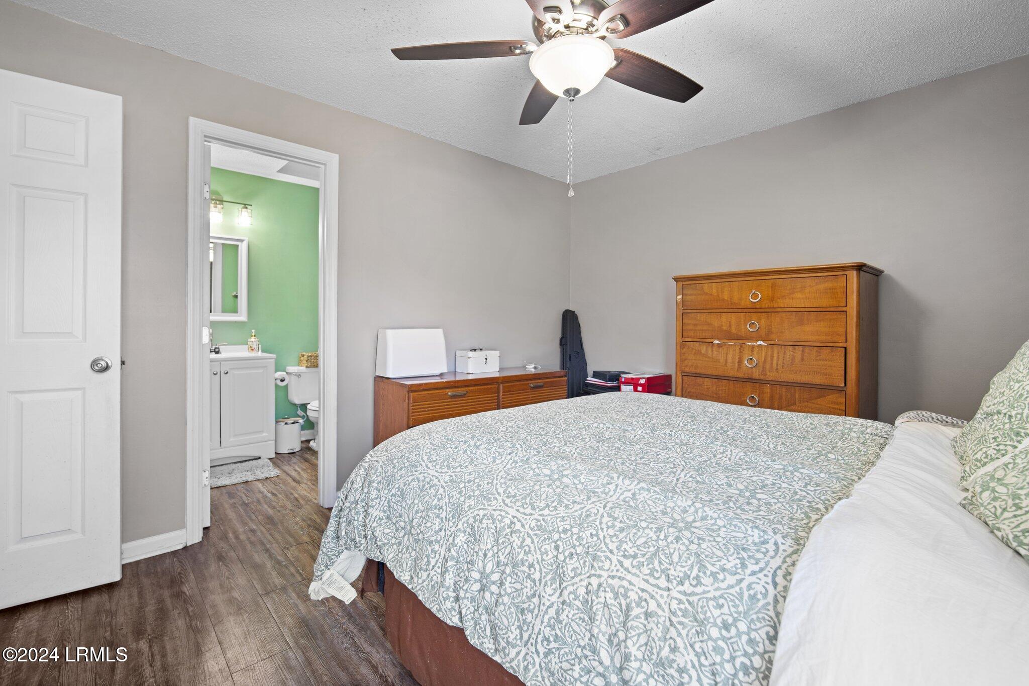 4 Irongate Drive
