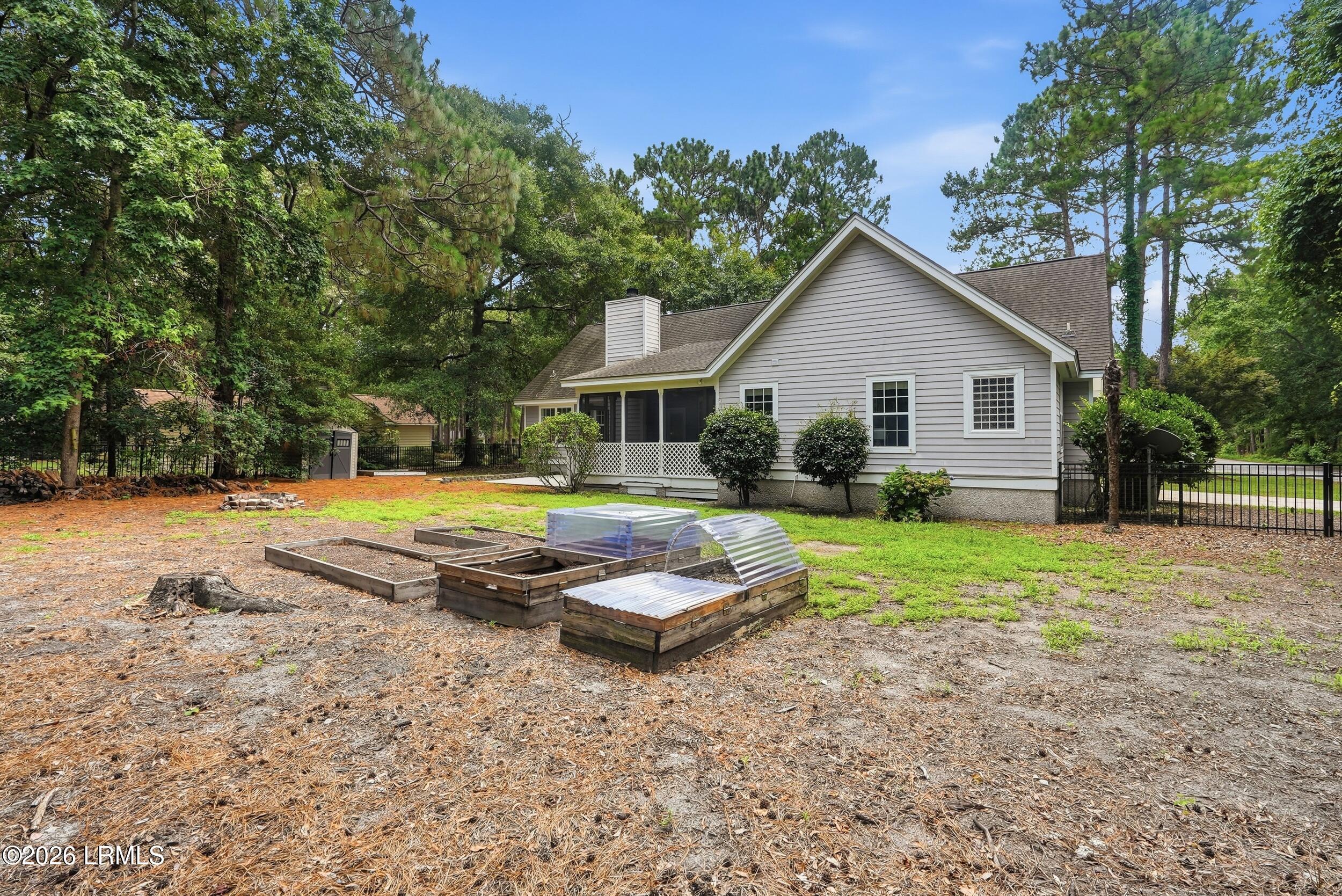 24 Pickens Street