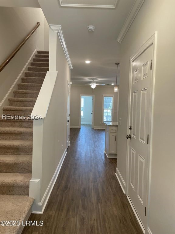 314 Bleeker Street S 23