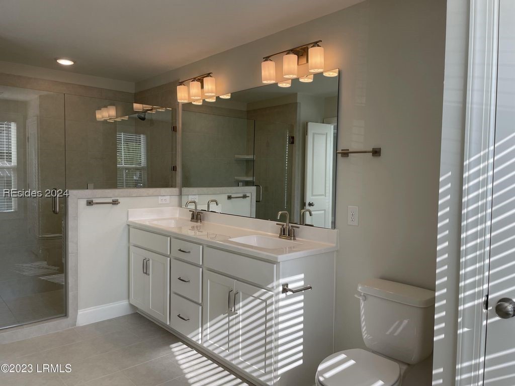 314 Bleeker Street S 23