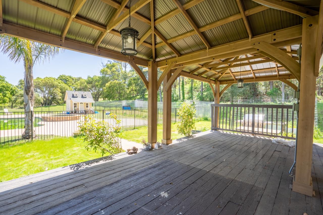 255 Windsong WAY