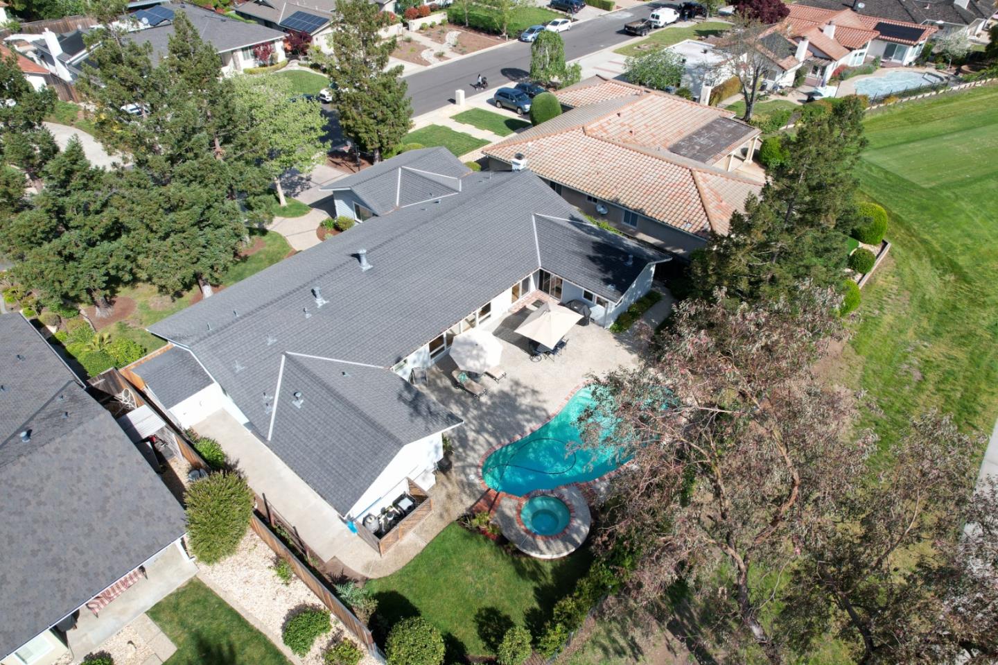 6564 Gillis DR