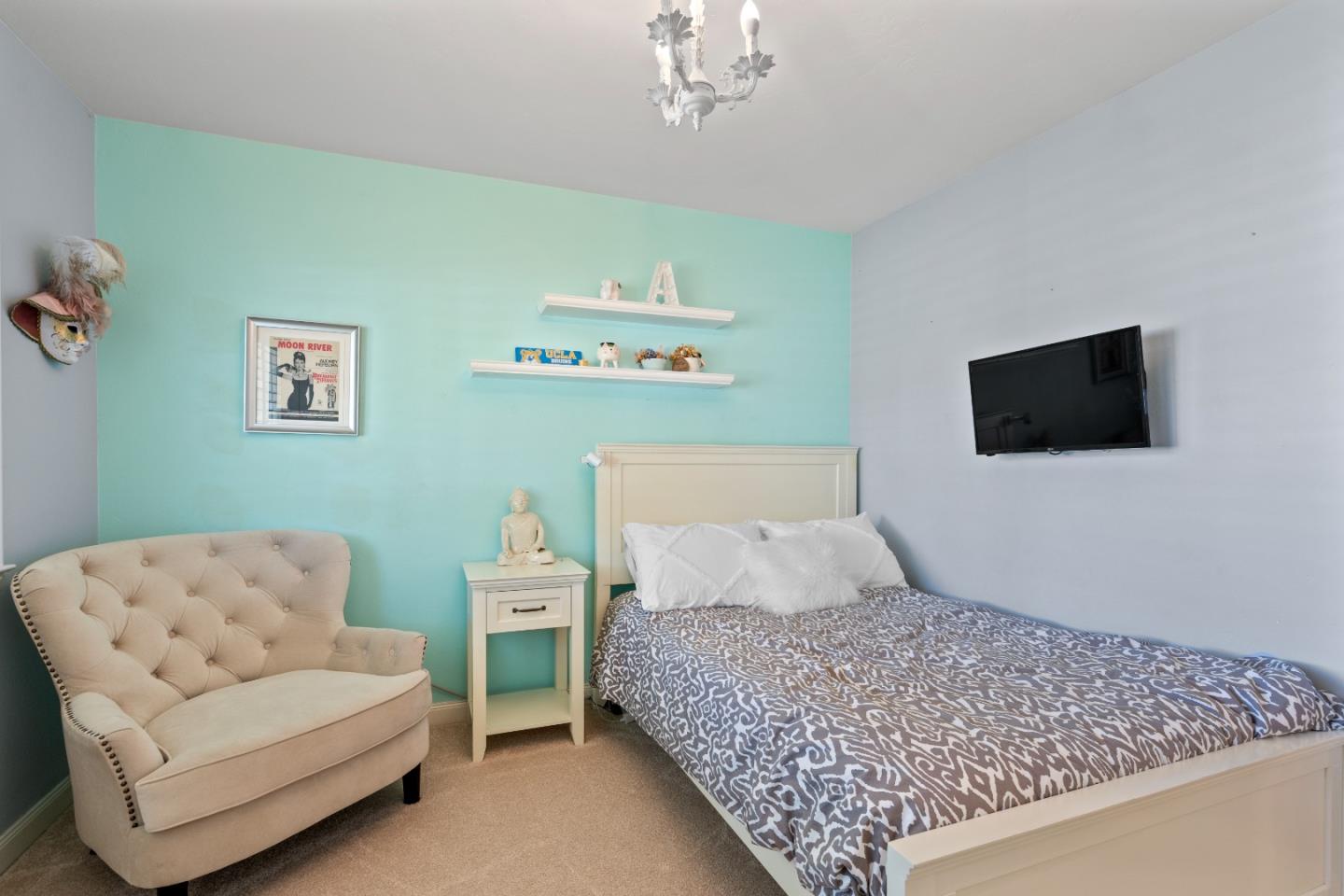 6564 Gillis DR