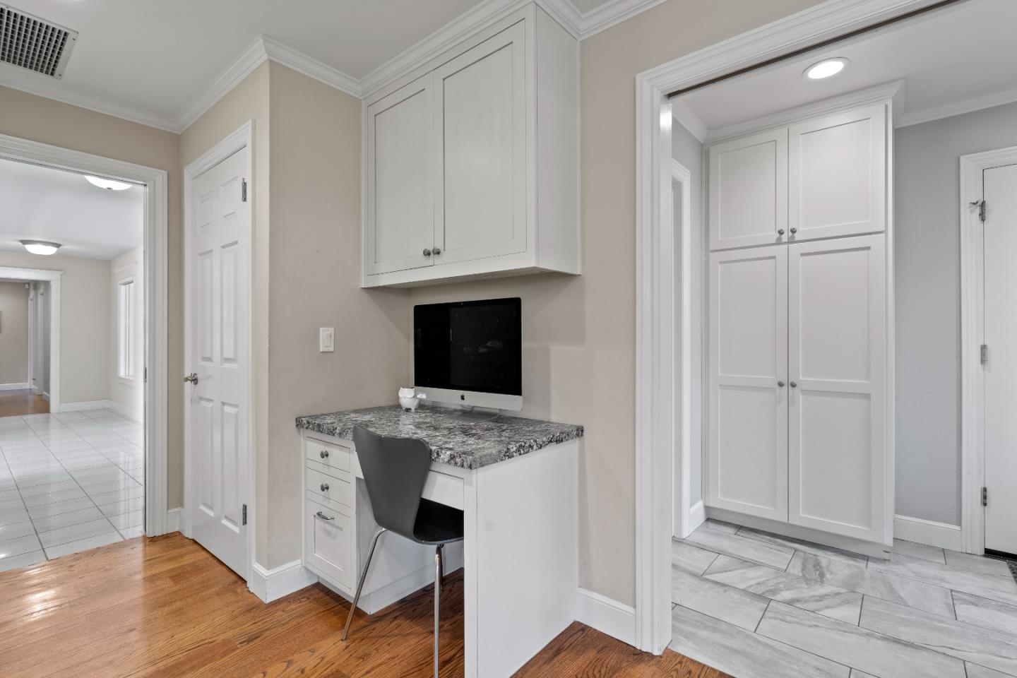 6564 Gillis DR