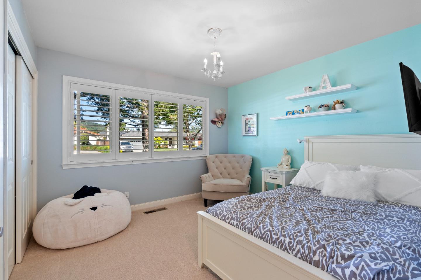 6564 Gillis DR