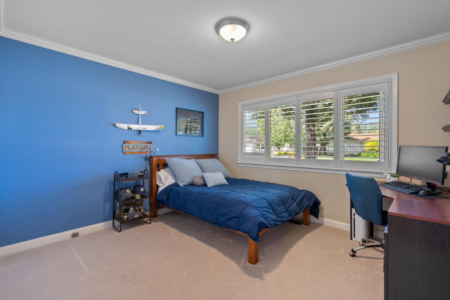 6564 Gillis DR