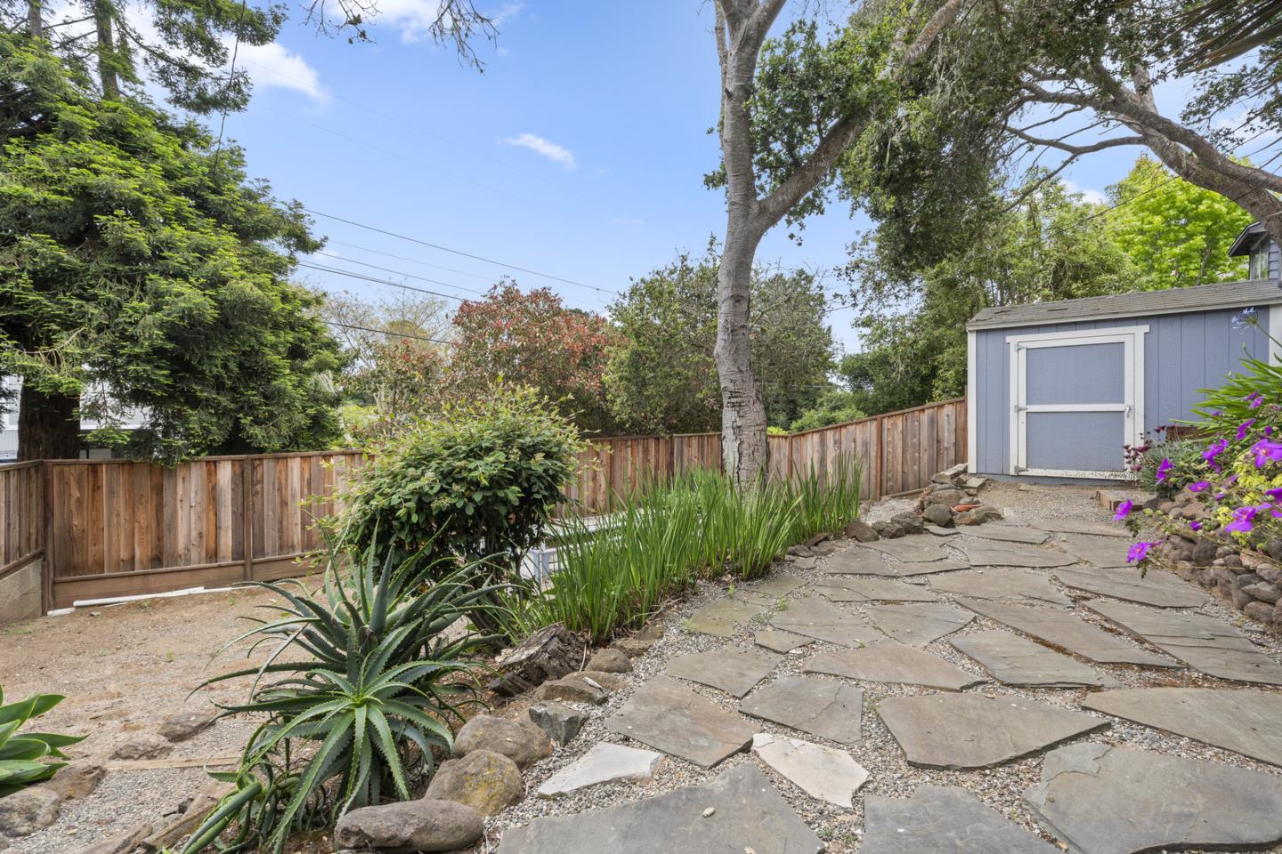 38 Loma AVE