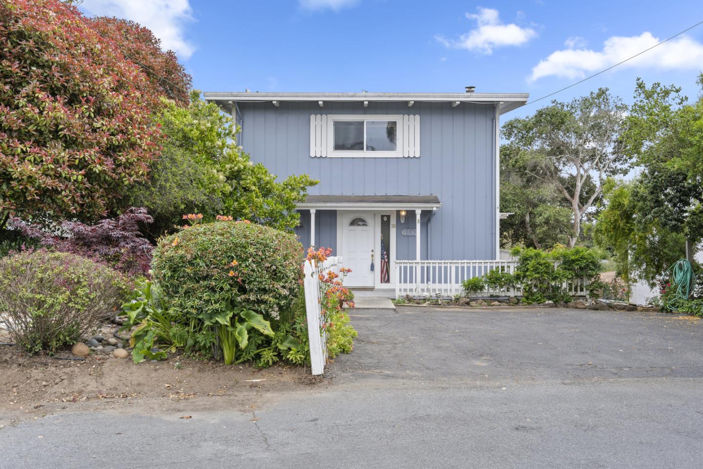 38 Loma AVE