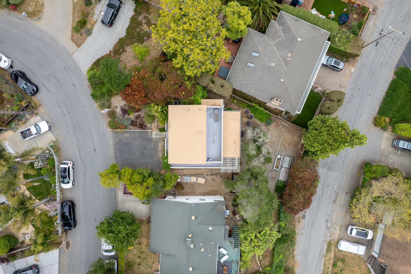 38 Loma AVE