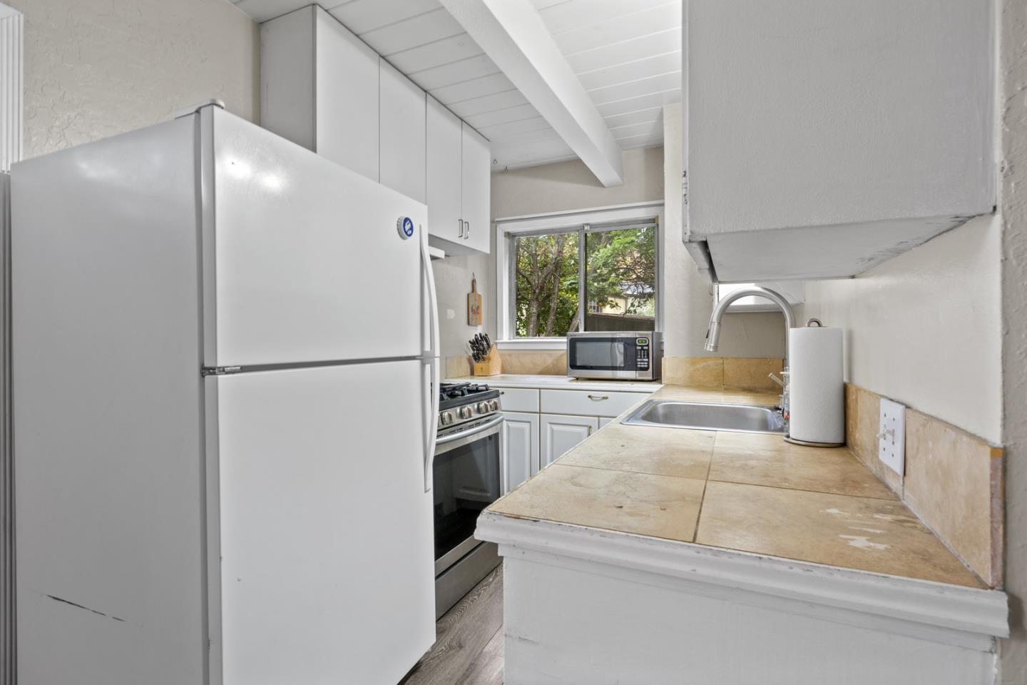 38 Loma AVE