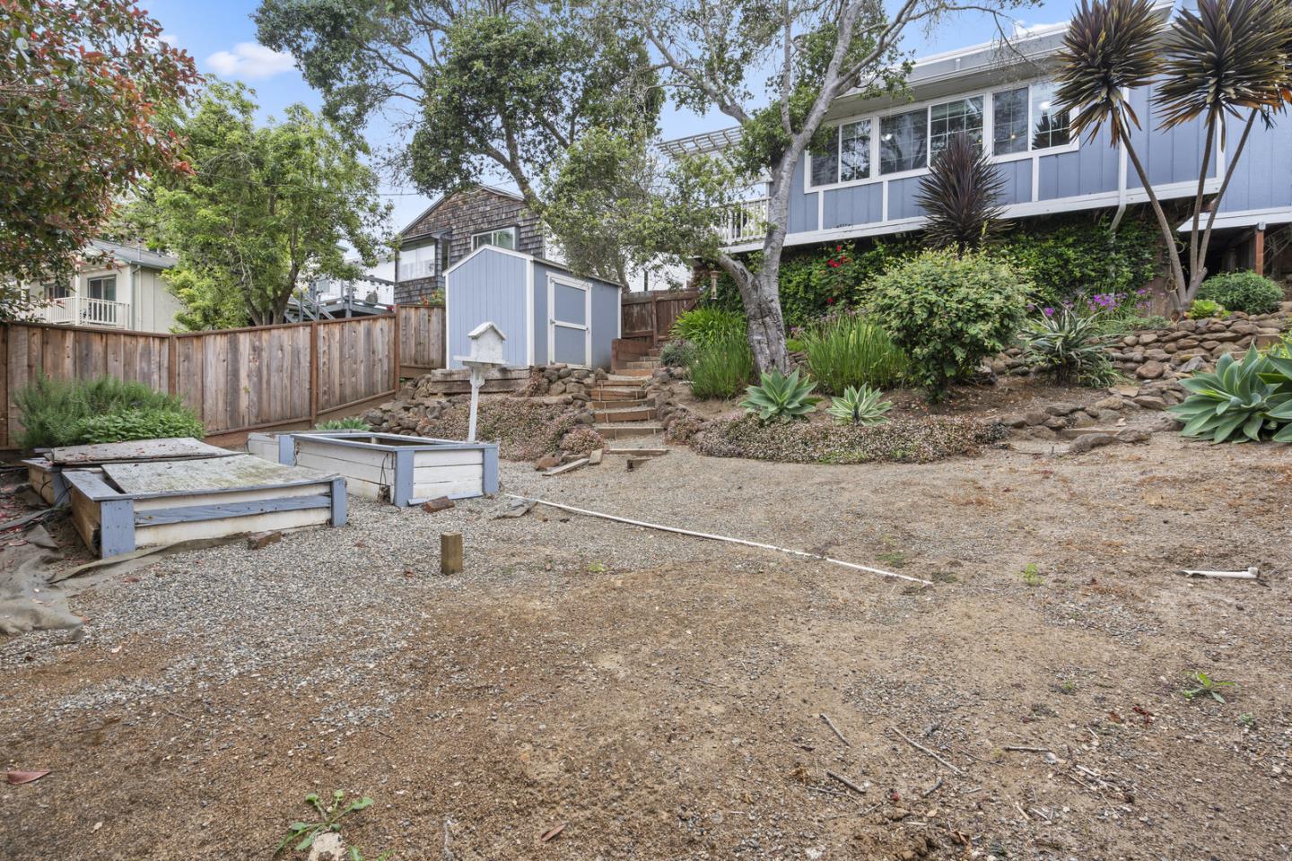 38 Loma AVE