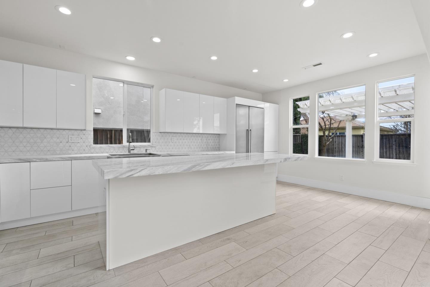 3921 Carracci LN