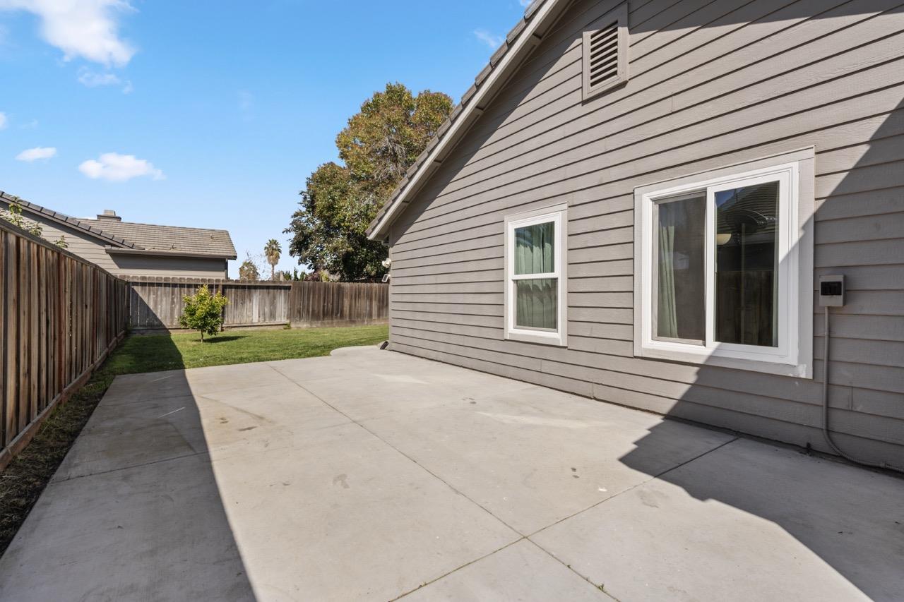 960 Versailles DR