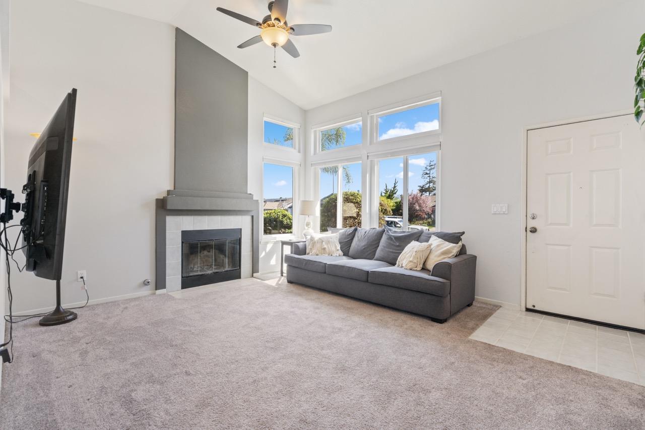 960 Versailles DR