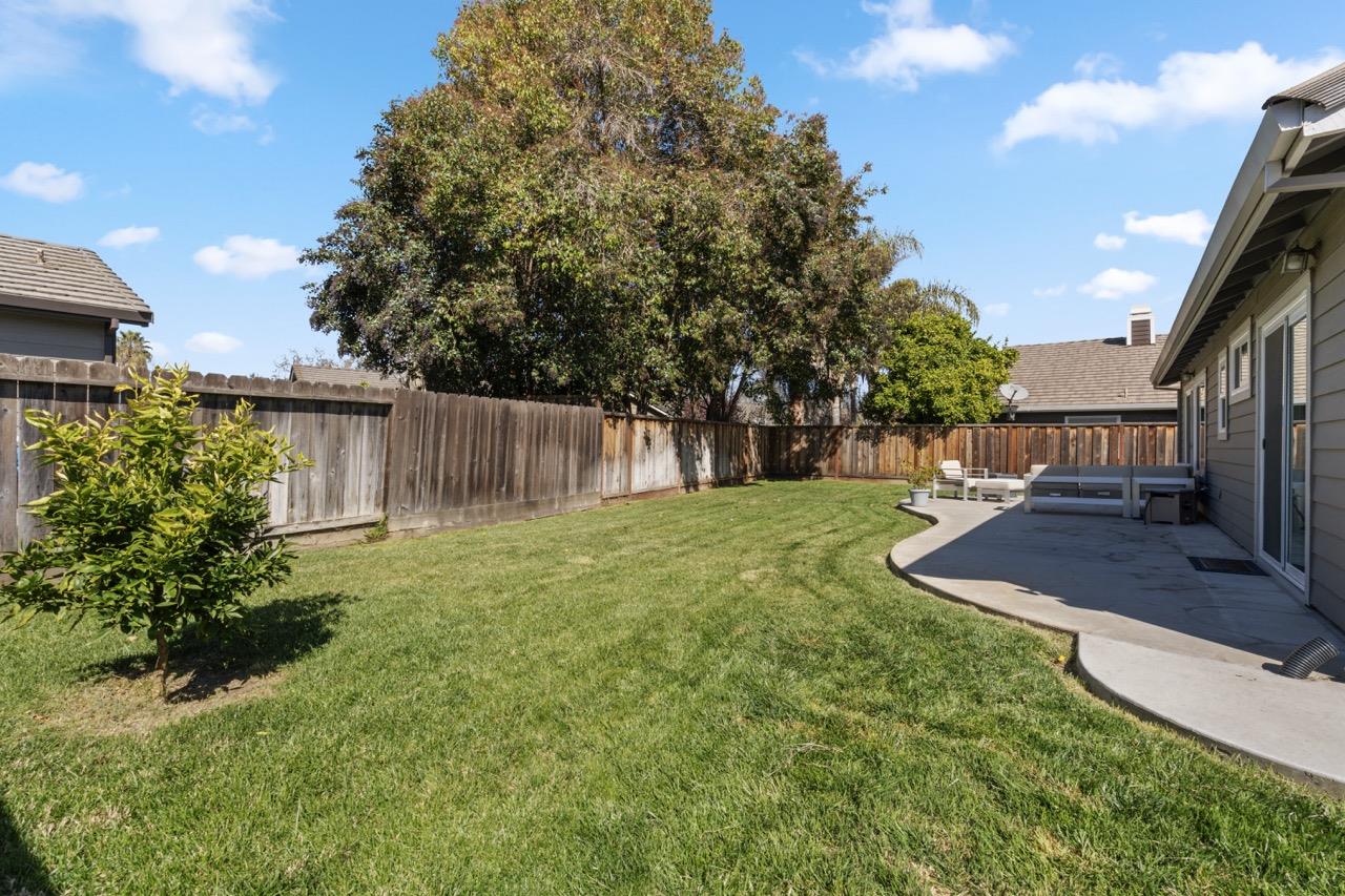960 Versailles DR