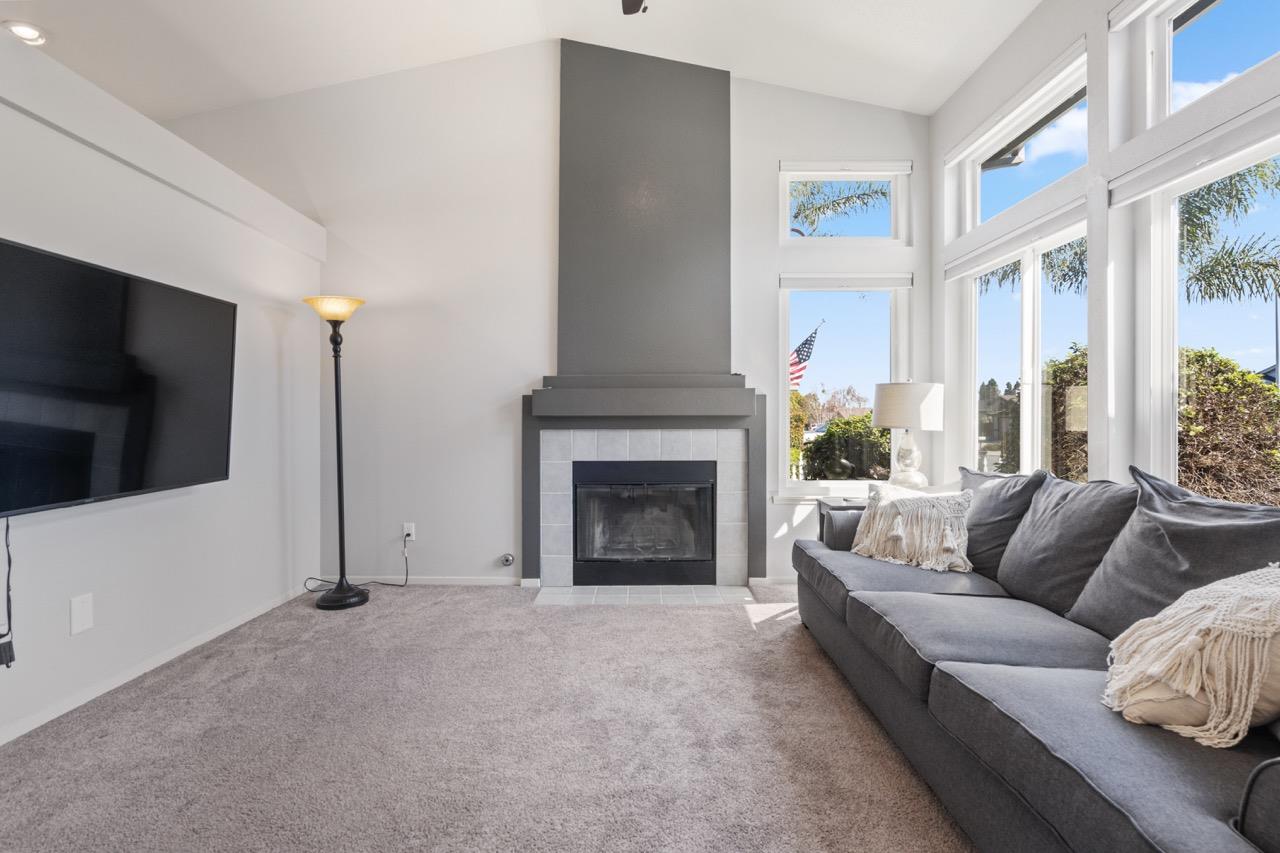 960 Versailles DR