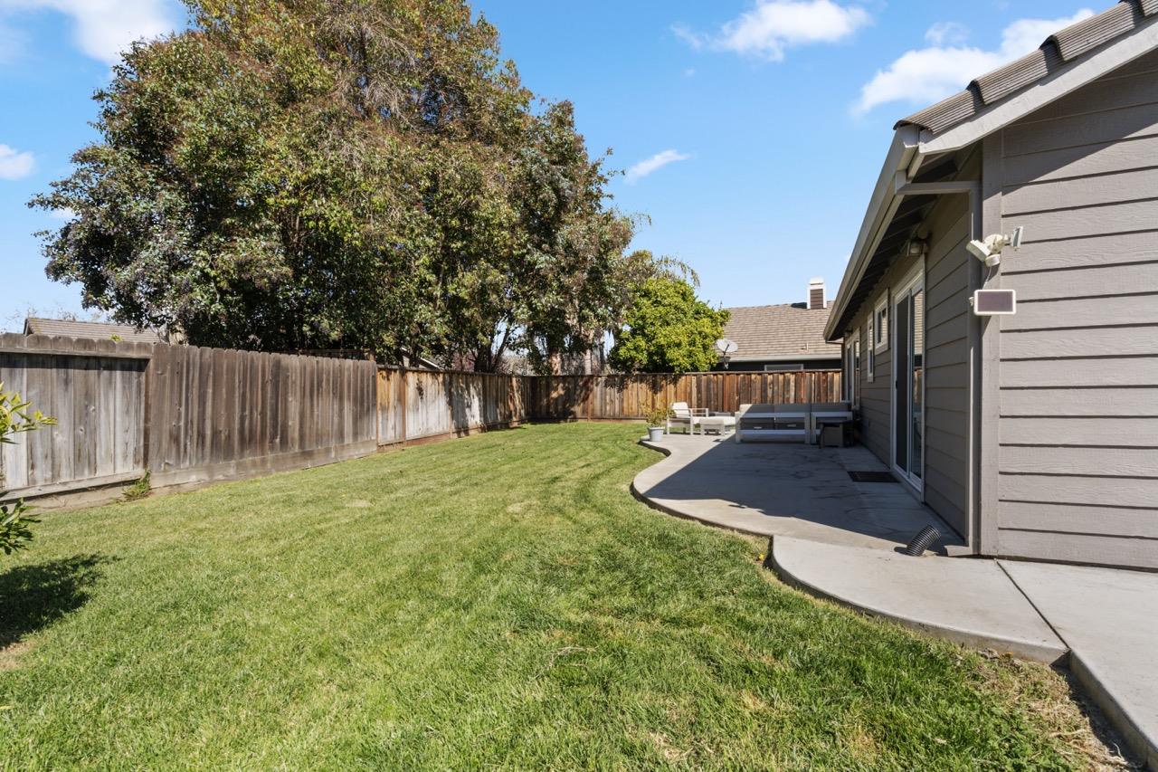 960 Versailles DR