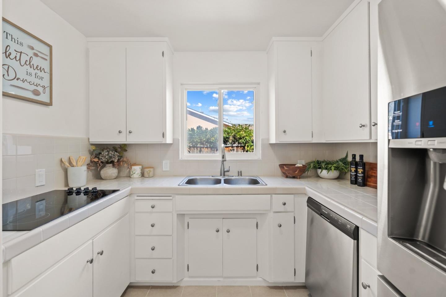 793 Onyx CT