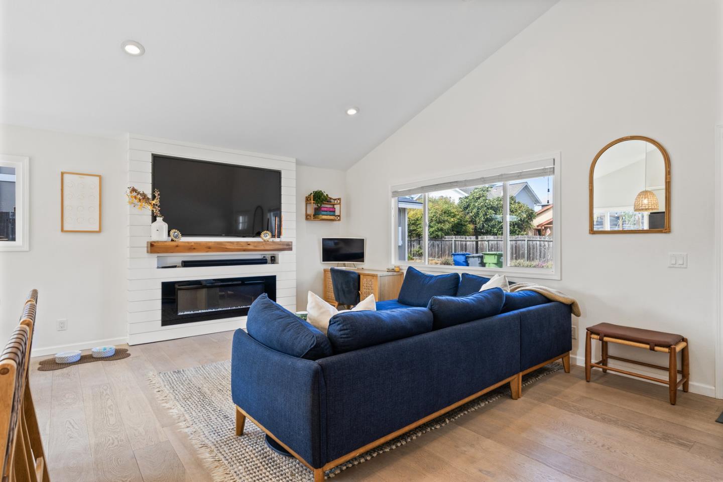 1477 Bulb AVE