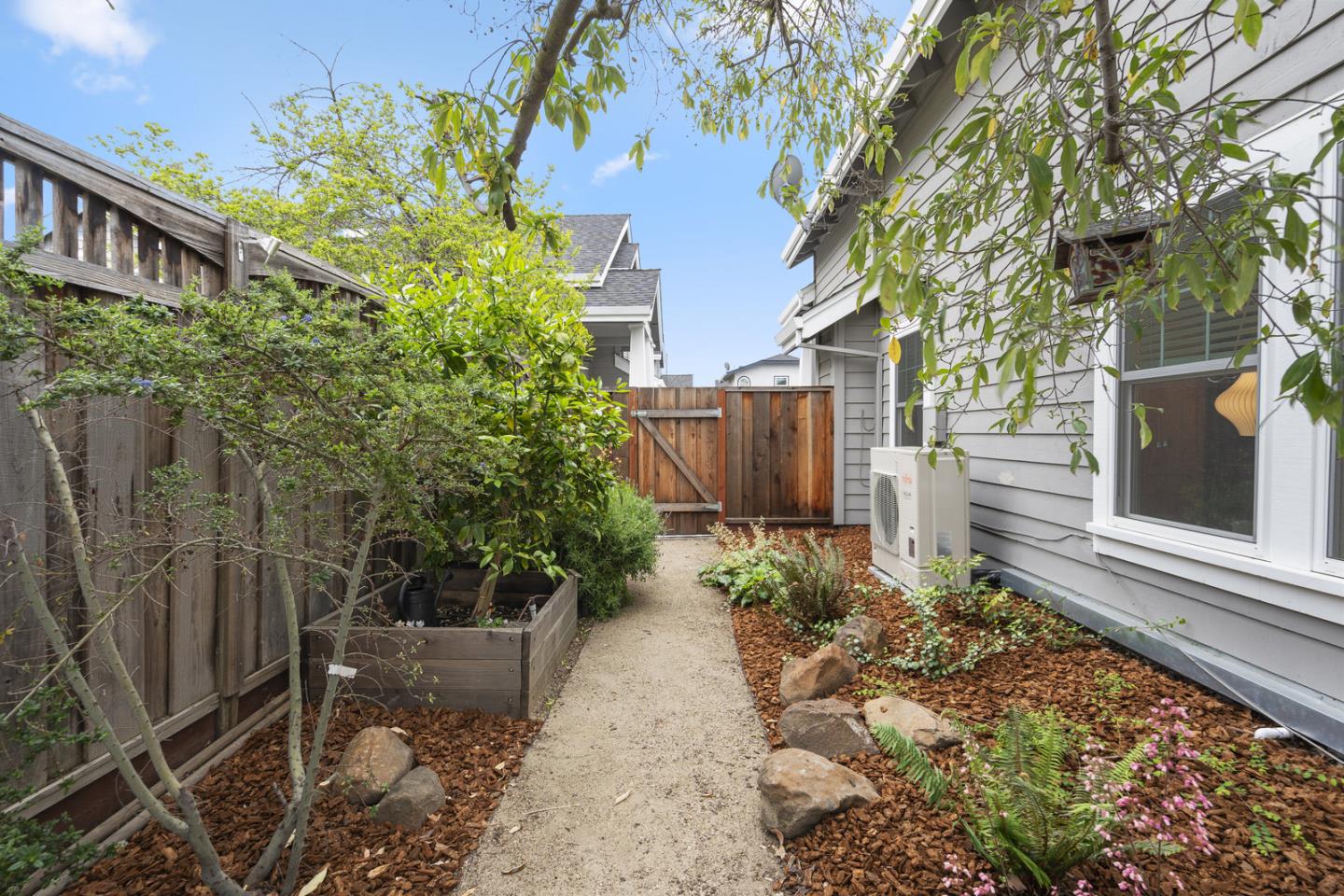 113 East Rincon Avenue
