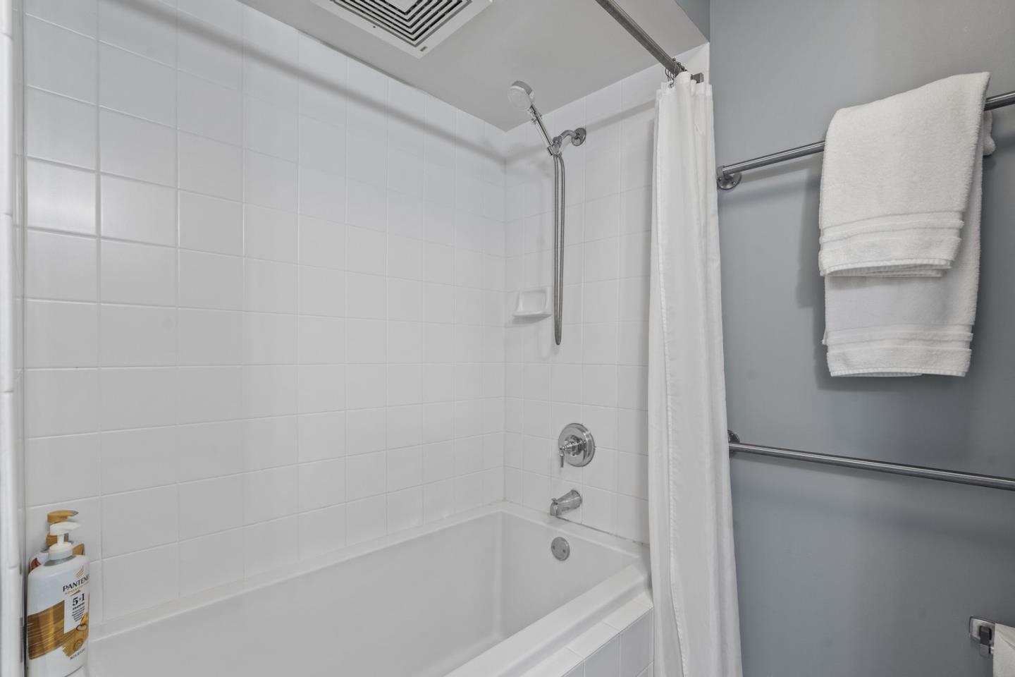333 Santana ROW 241