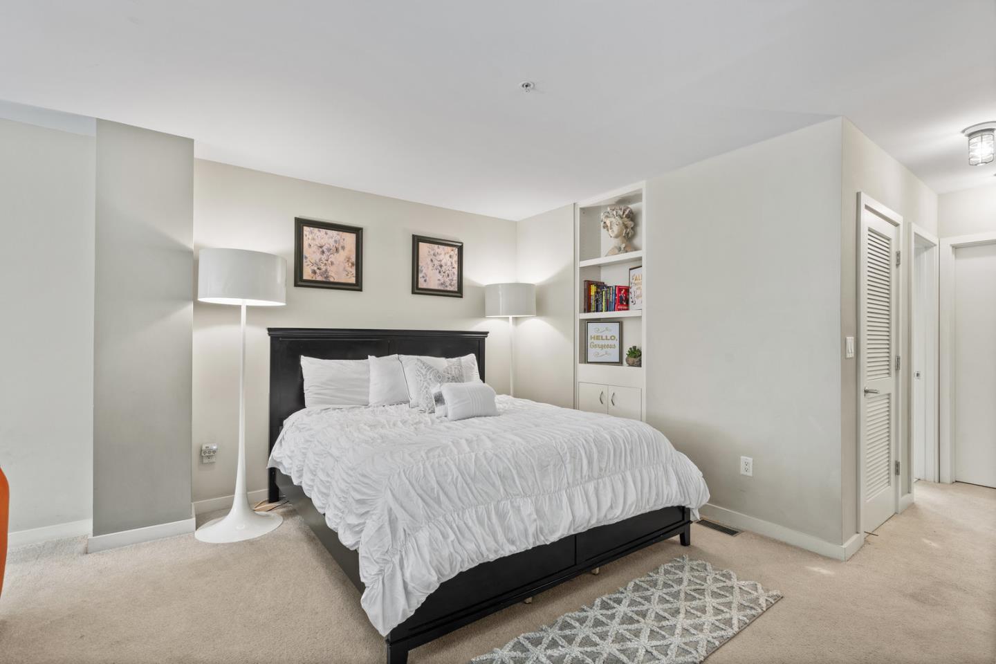 333 Santana ROW 241