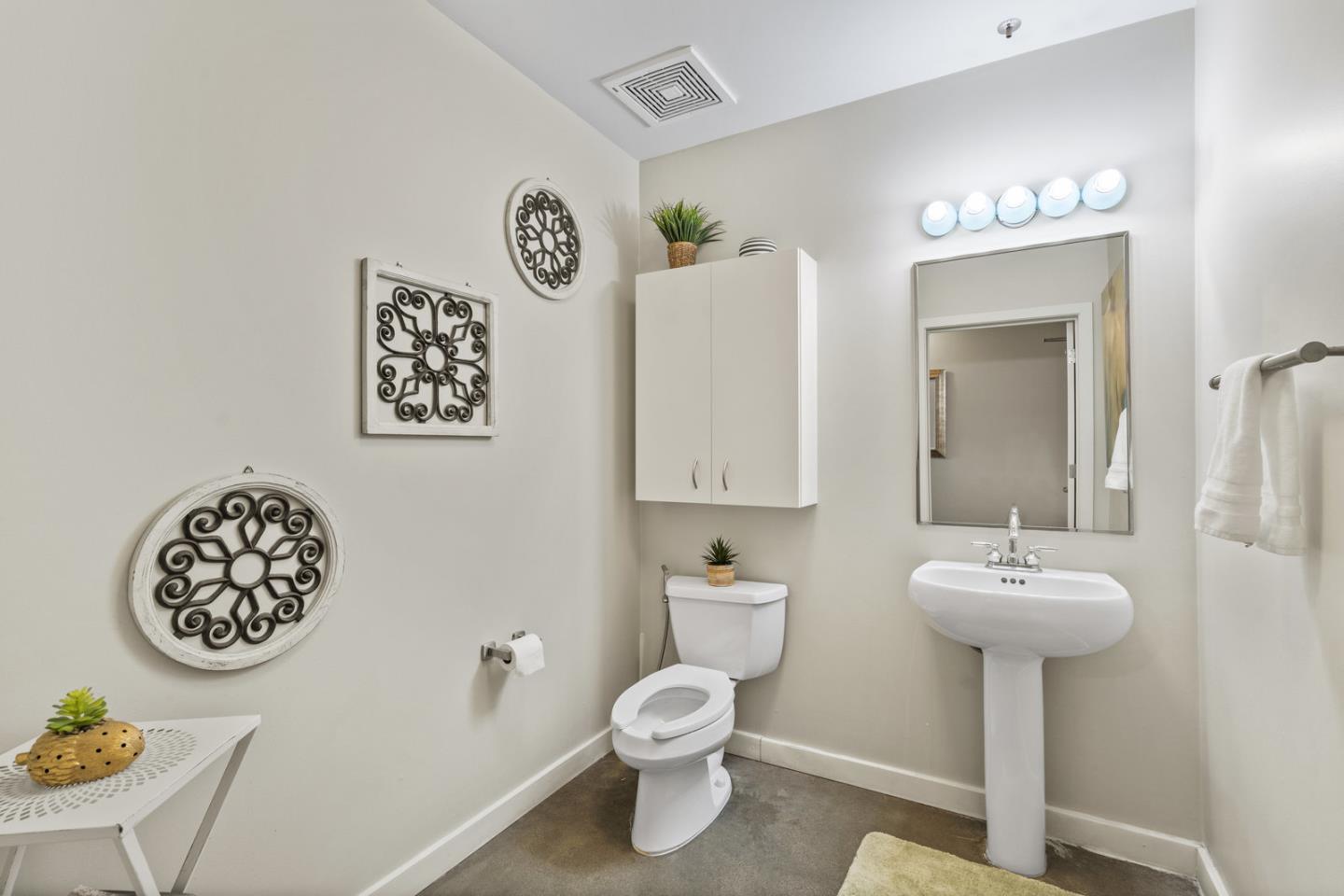 333 Santana ROW 241